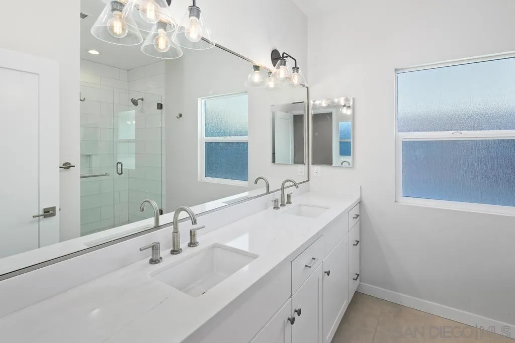https://cdn.realtyfeed.com/cdn/127/260018746/c0248ef2509aa55beb2803f823b7cb73.webp