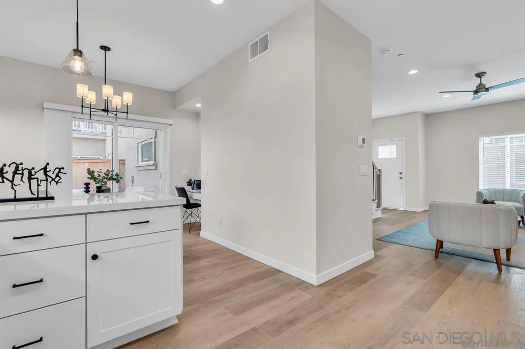 https://cdn.realtyfeed.com/cdn/127/260018746/fe046cc9f4bf39b78fb871bc7da78928.webp