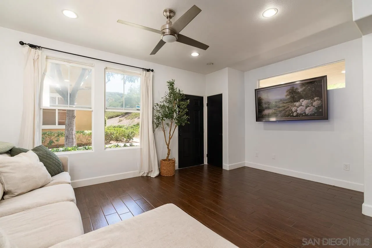 Photo #4: 260018747 Listing: Photo #4