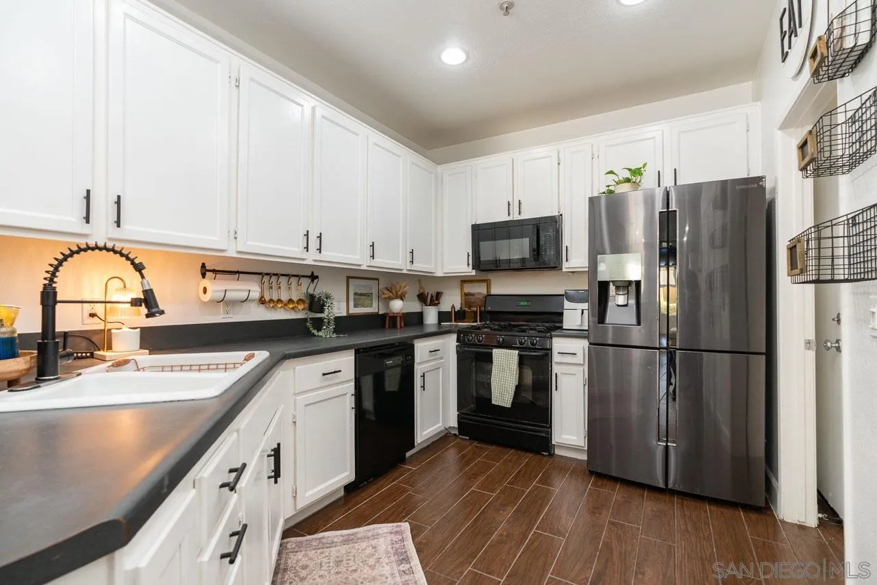 Photo #8: 260018747 Listing: Photo #8