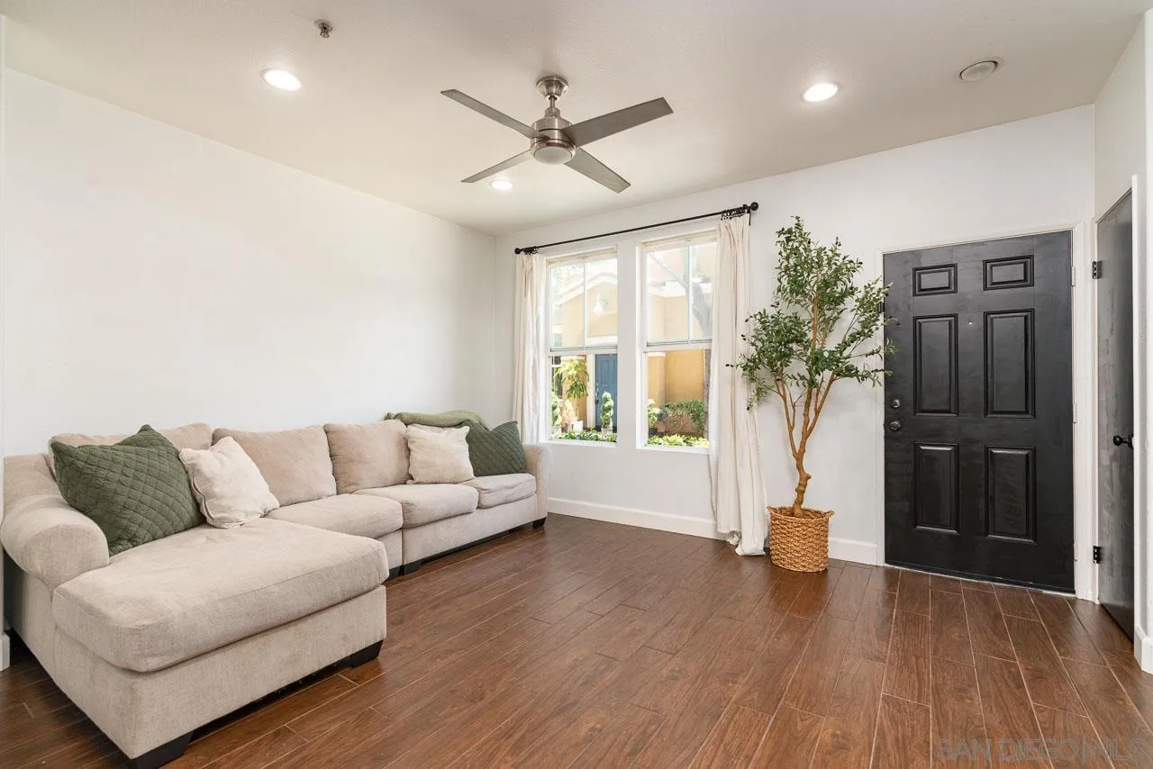 Photo #3: 260018747 Listing: Photo #3