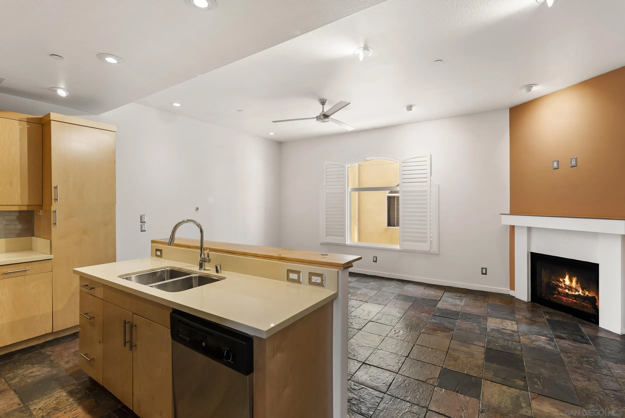 Photo #11: 260018753 Listing: Photo #11