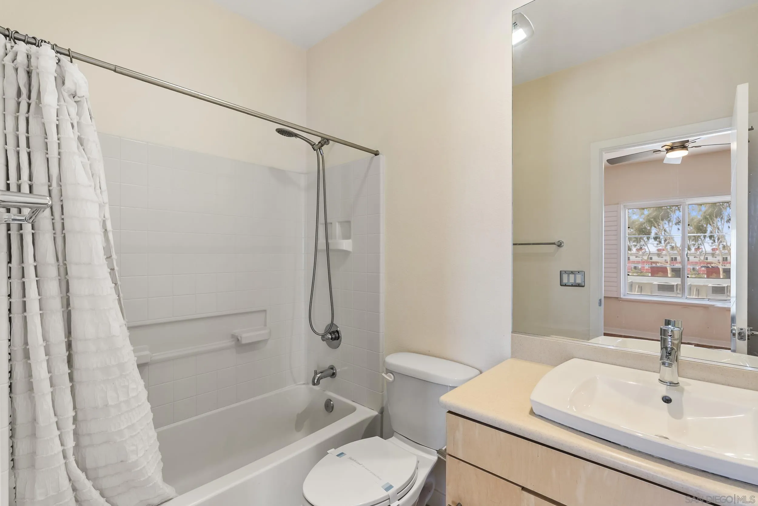 Photo #18: 260018753 Listing: Photo #18