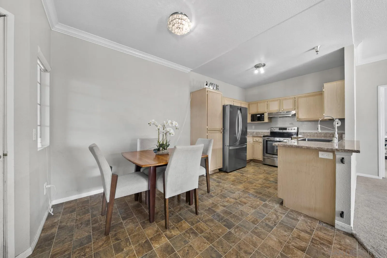 Photo #3: 260018763 Listing: Photo #3