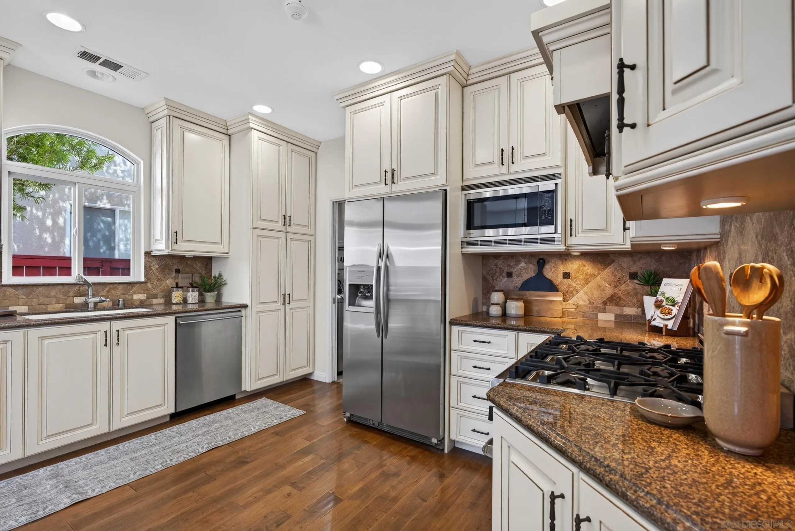 https://cdn.realtyfeed.com/cdn/127/260018767/1686a8cdbf4e7da532773791c5871322.webp