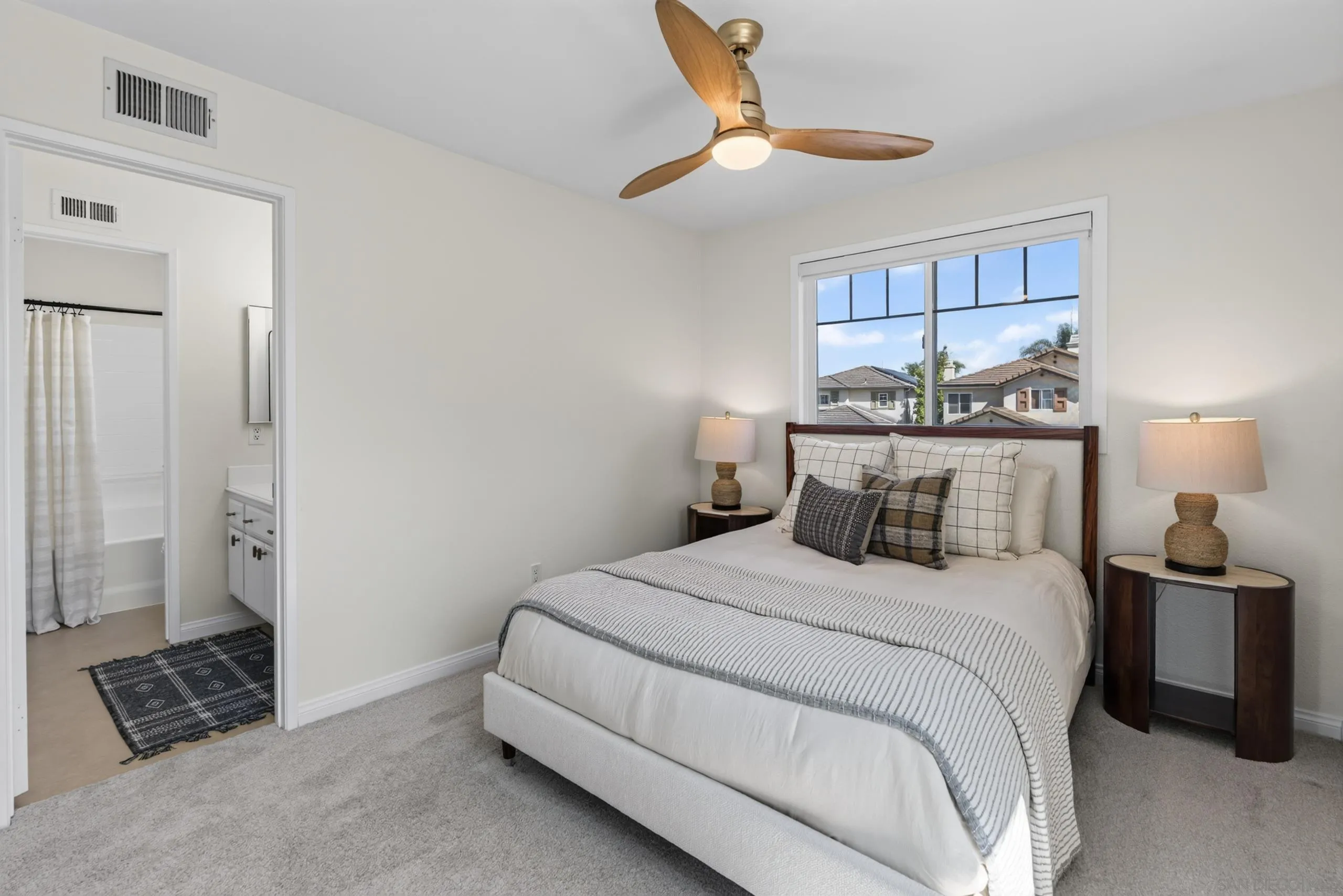 https://cdn.realtyfeed.com/cdn/127/260018767/7eb368373701d334c13e669471955022.webp
