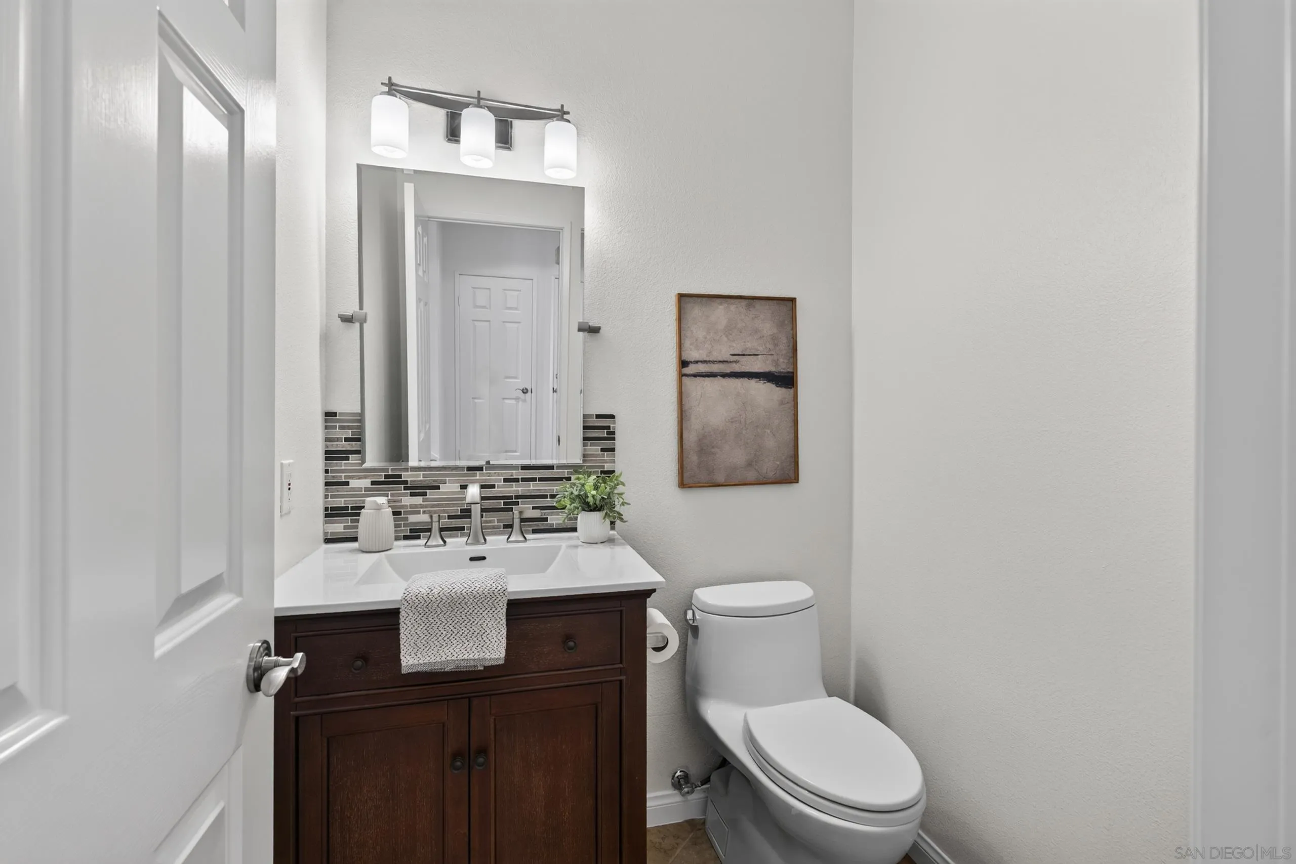 https://cdn.realtyfeed.com/cdn/127/260018767/a23706c3e1630e8f7c401963bdf15f8e.webp