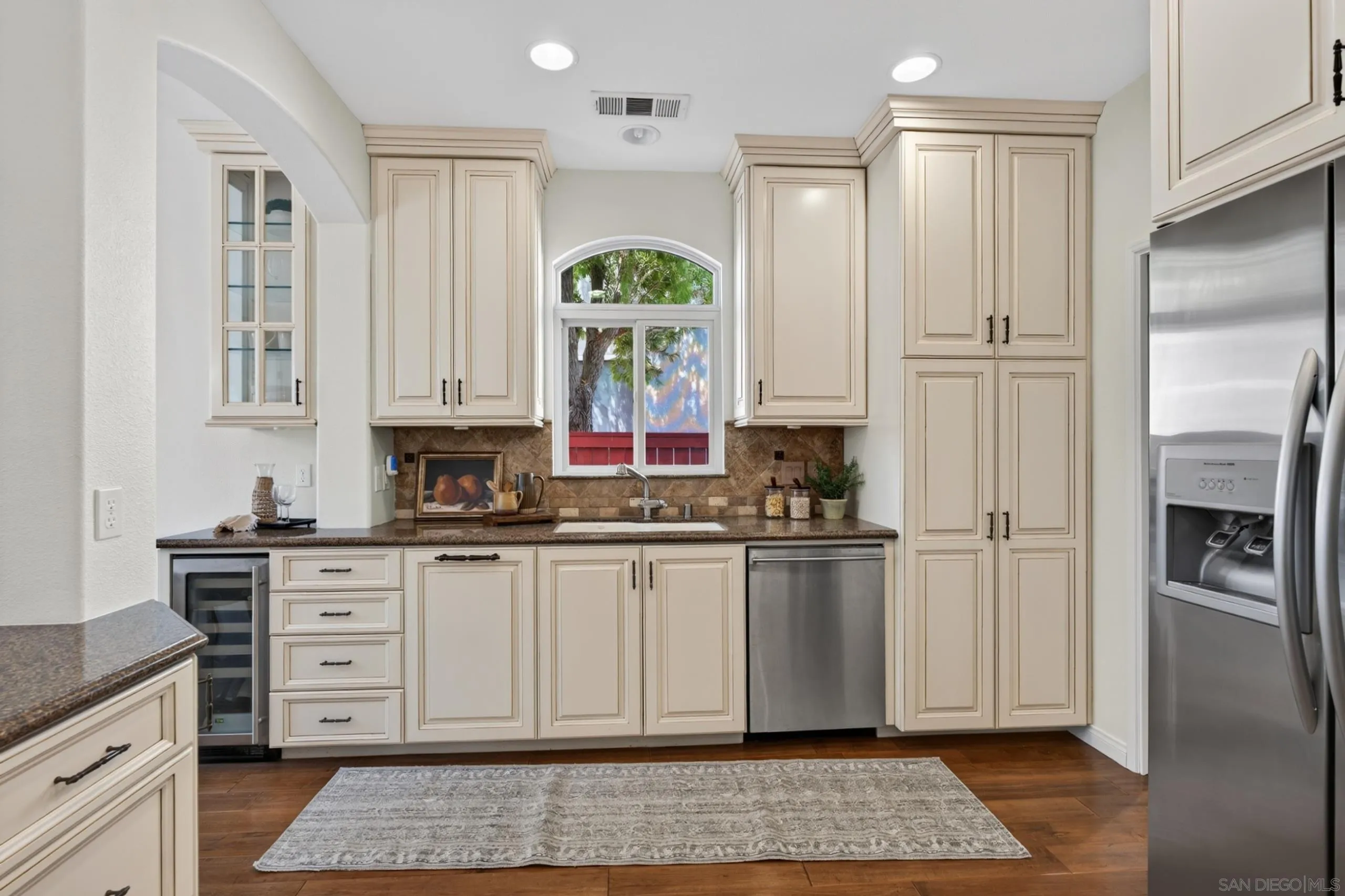 https://cdn.realtyfeed.com/cdn/127/260018767/abb5000bd53f3a718aa0df26e288bef6.webp