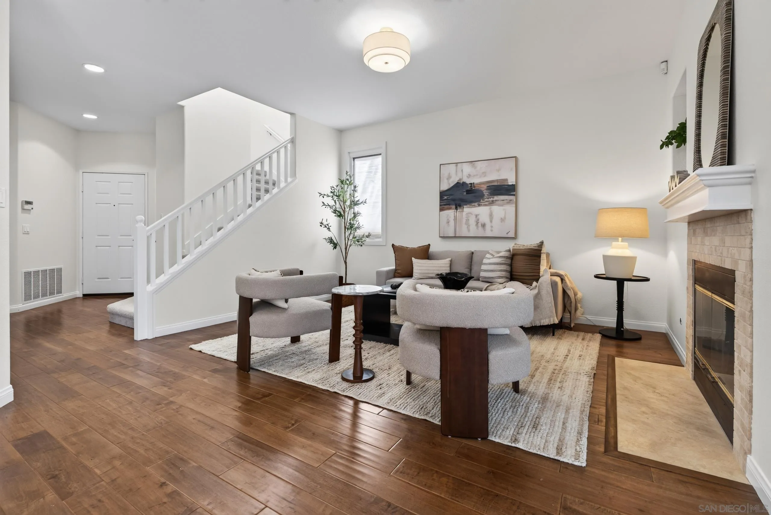 https://cdn.realtyfeed.com/cdn/127/260018767/f9f0981370b45cf815e6a66dd737ddcd.webp