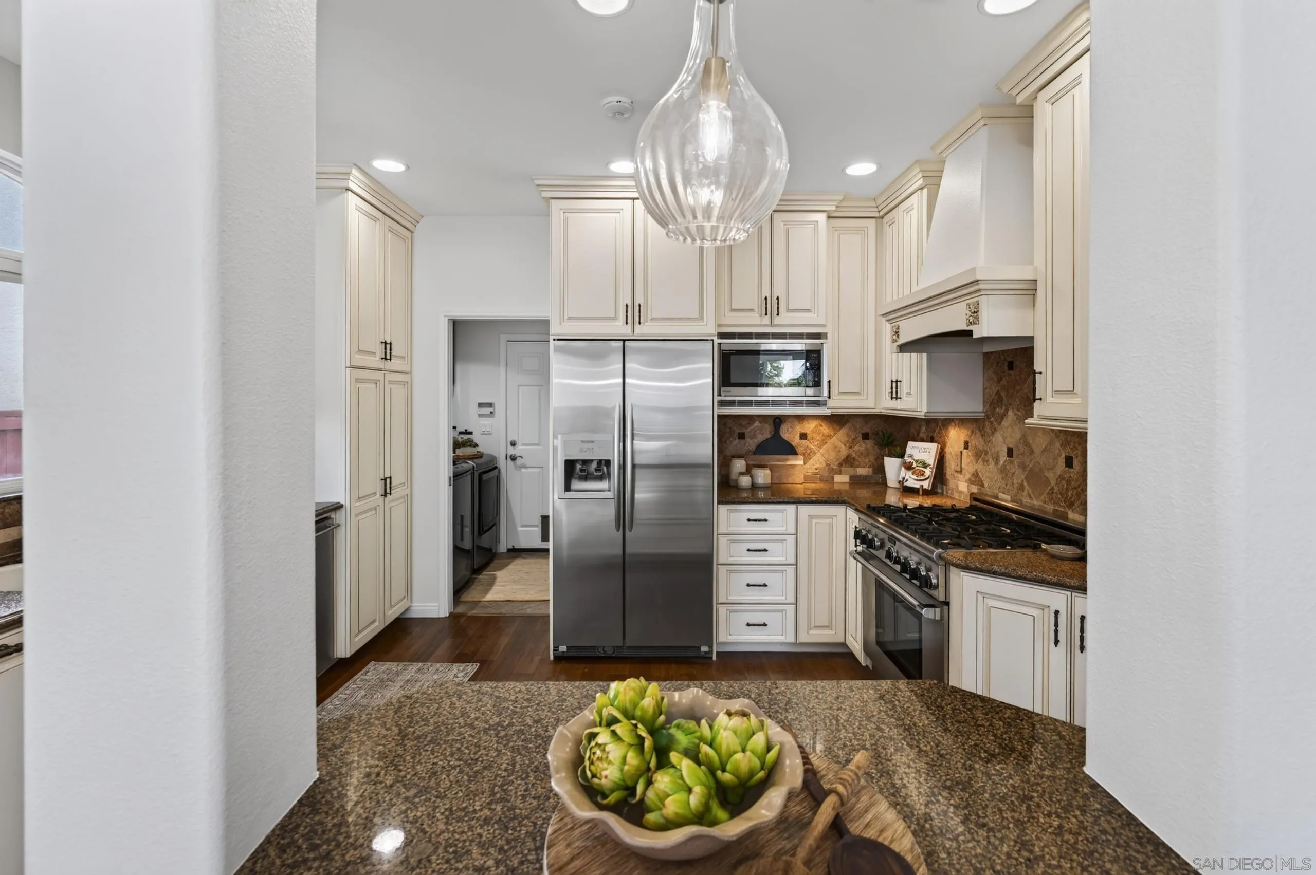 https://cdn.realtyfeed.com/cdn/127/260018767/fbb8f6897288bff20b3f6ccdf4a01d5c.webp