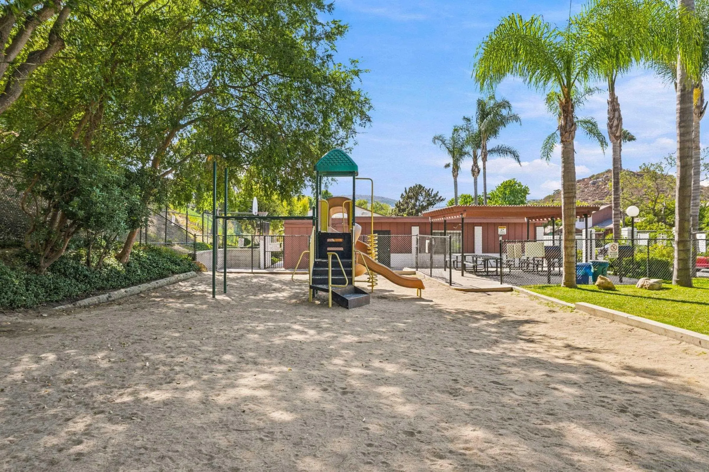 Photo #24: 260018769 Listing: Photo #24