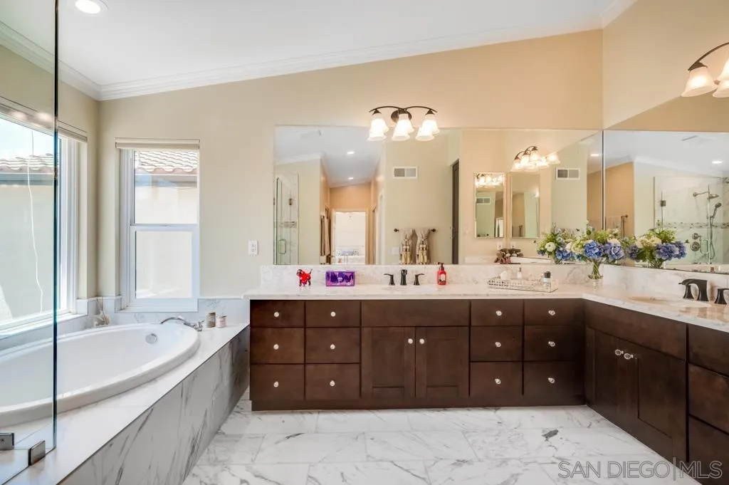 https://cdn.realtyfeed.com/cdn/127/260018771/59936c0b8501464ee9fcf6ad2dc36a56.webp