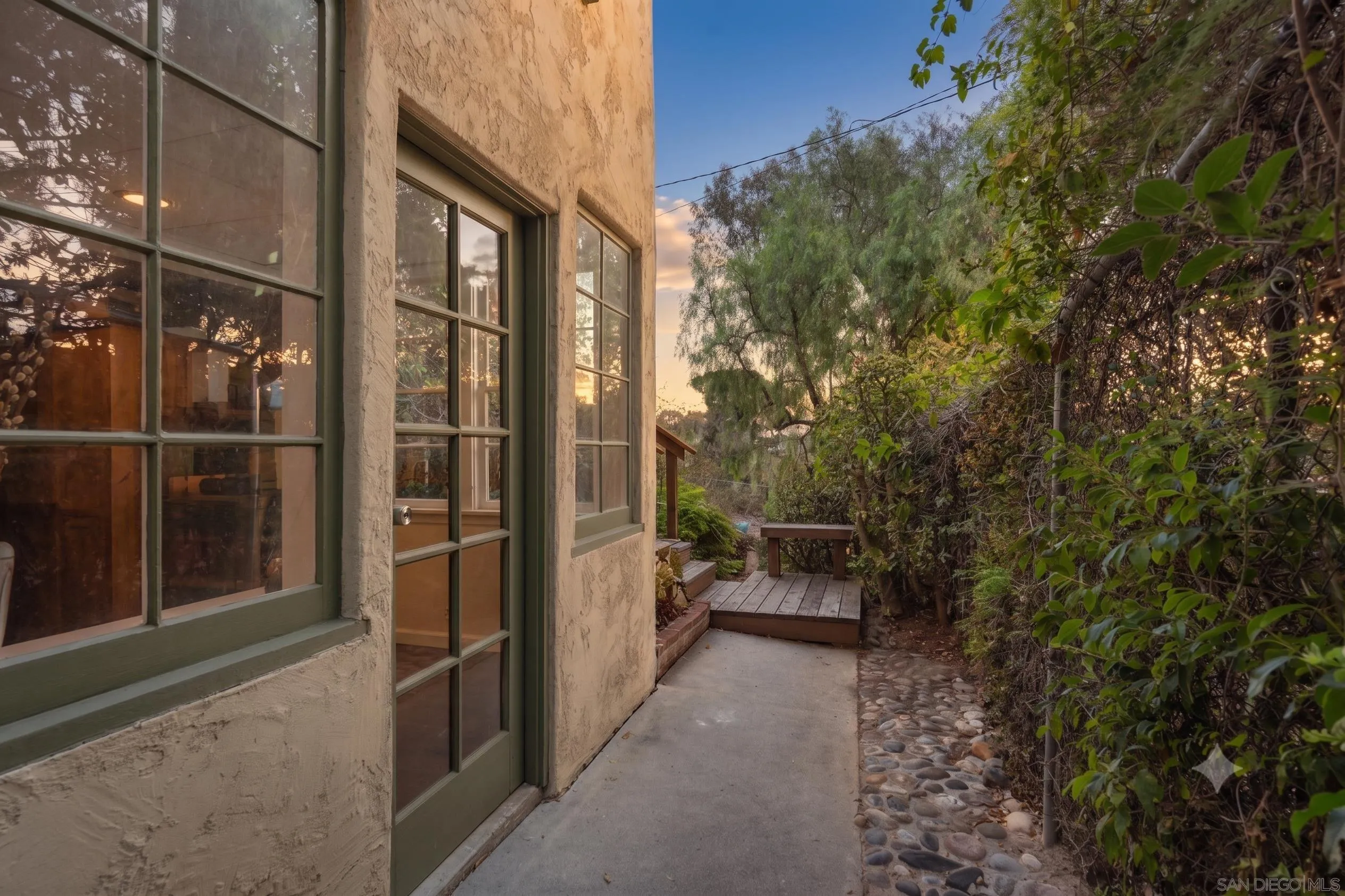 https://cdn.realtyfeed.com/cdn/127/260018774/087a1e451b2564f793409db22d62d20a.webp