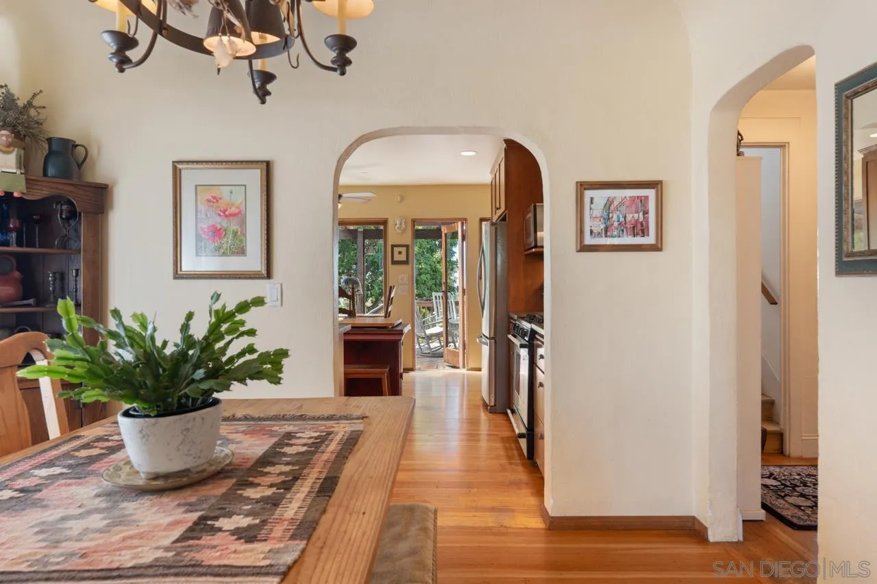 https://cdn.realtyfeed.com/cdn/127/260018774/13b1f6382db9794bf896d422e9229eb4.webp