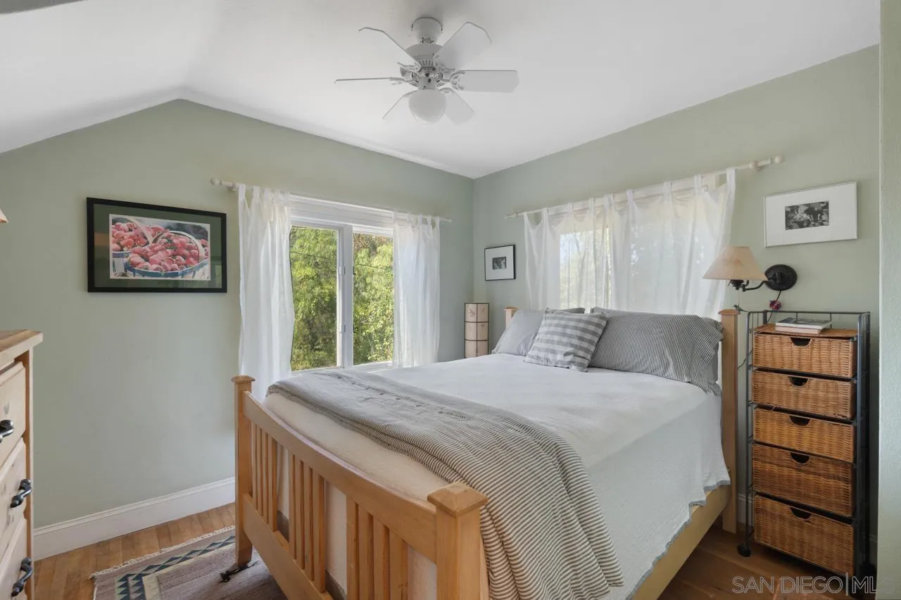 https://cdn.realtyfeed.com/cdn/127/260018774/84cf6d9889c55ab426d95085d64370a1.webp