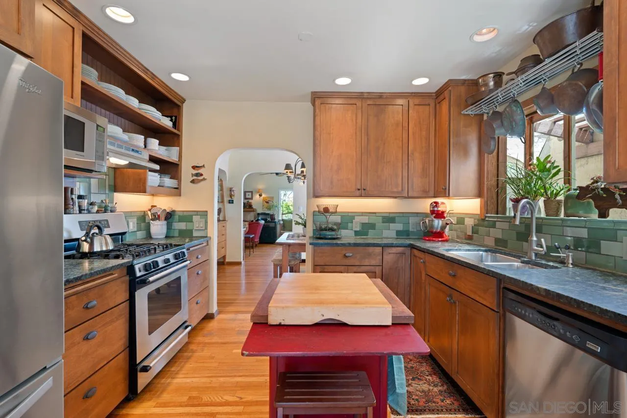 https://cdn.realtyfeed.com/cdn/127/260018774/a4f80caf5712c8230483b64b44805a46.webp