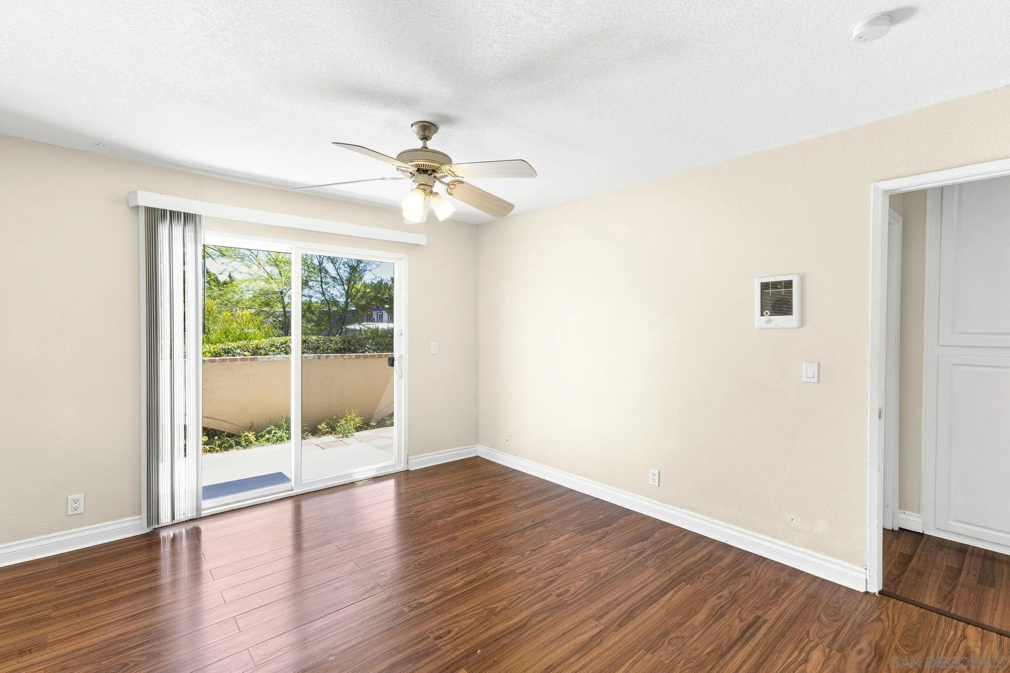 Photo #33: 260018775 Listing: Photo #33