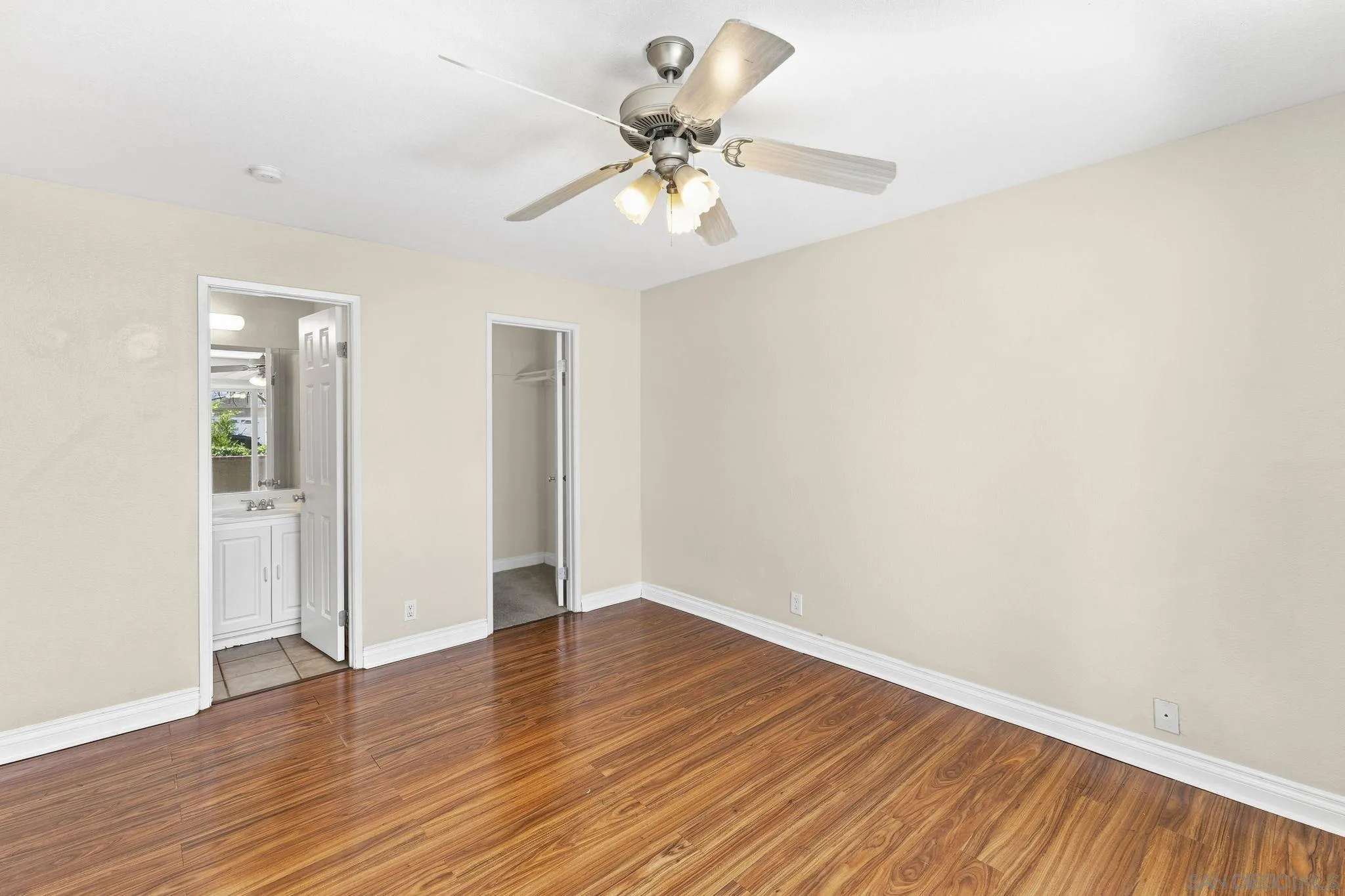 Photo #42: 260018775 Listing: Photo #42