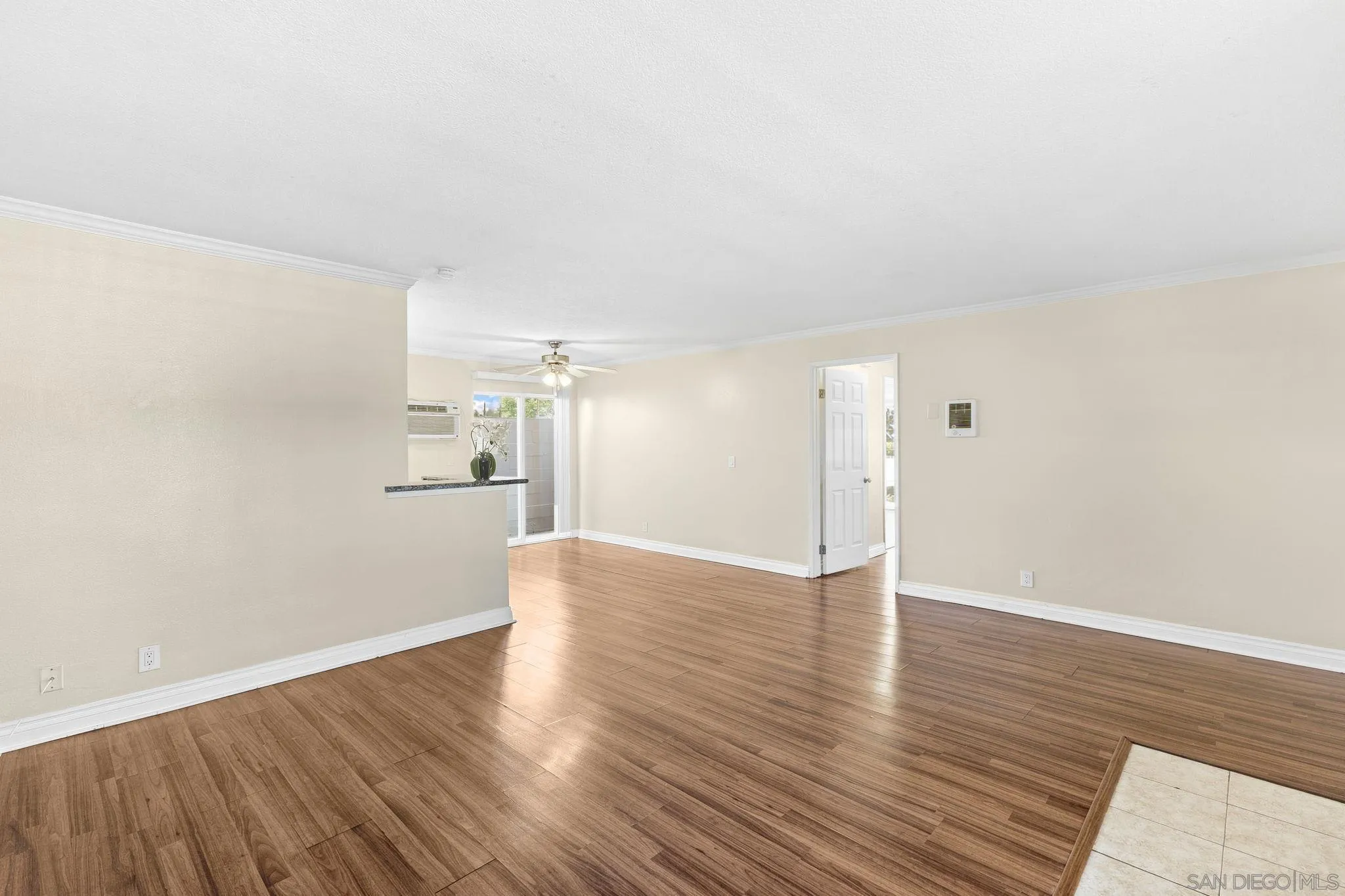 Photo #6: 260018775 Listing: Photo #6