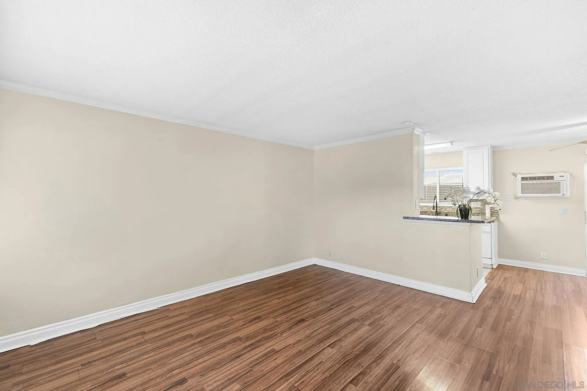Photo #15: 260018775 Listing: Photo #15