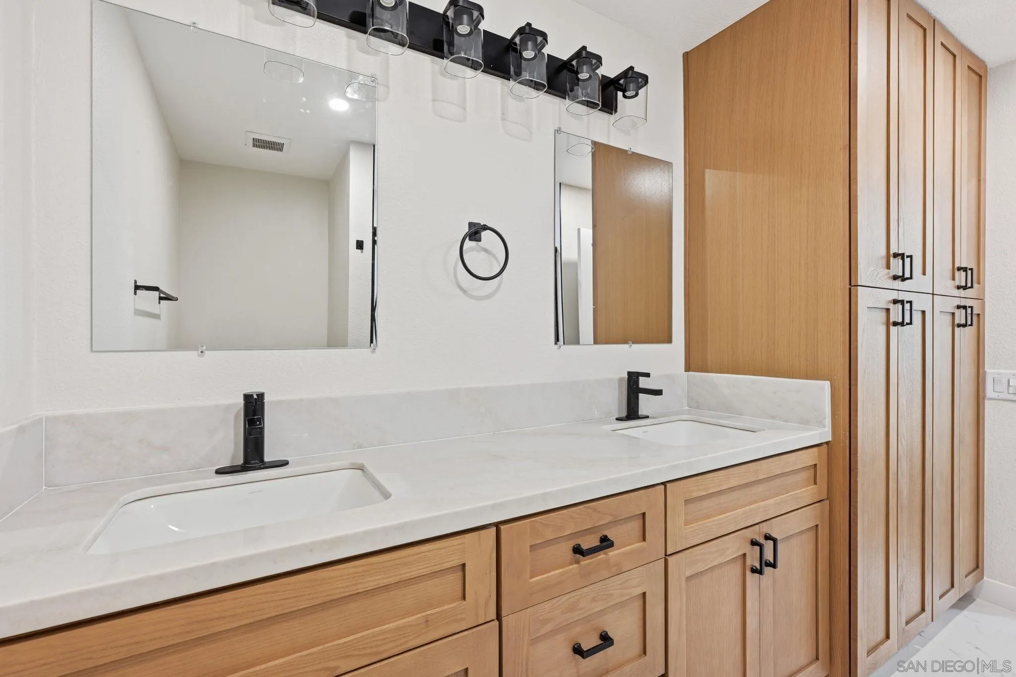 Photo #17: 260018777 Listing: Photo #17