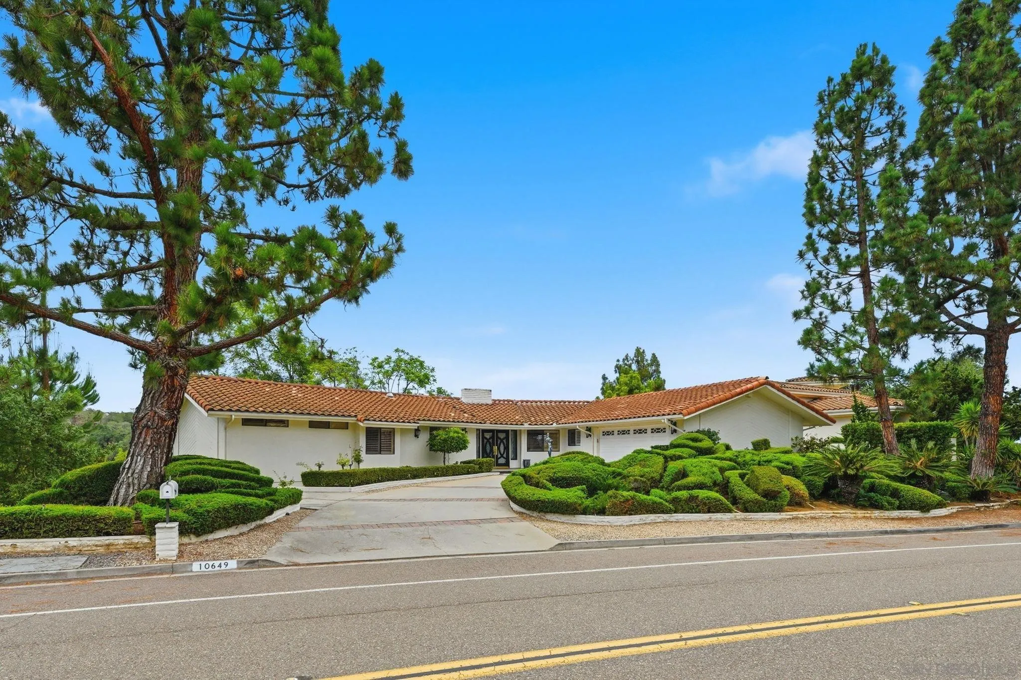 https://cdn.realtyfeed.com/cdn/127/260018779/3a30b0bba21b876703e6e03d0df022f3.webp