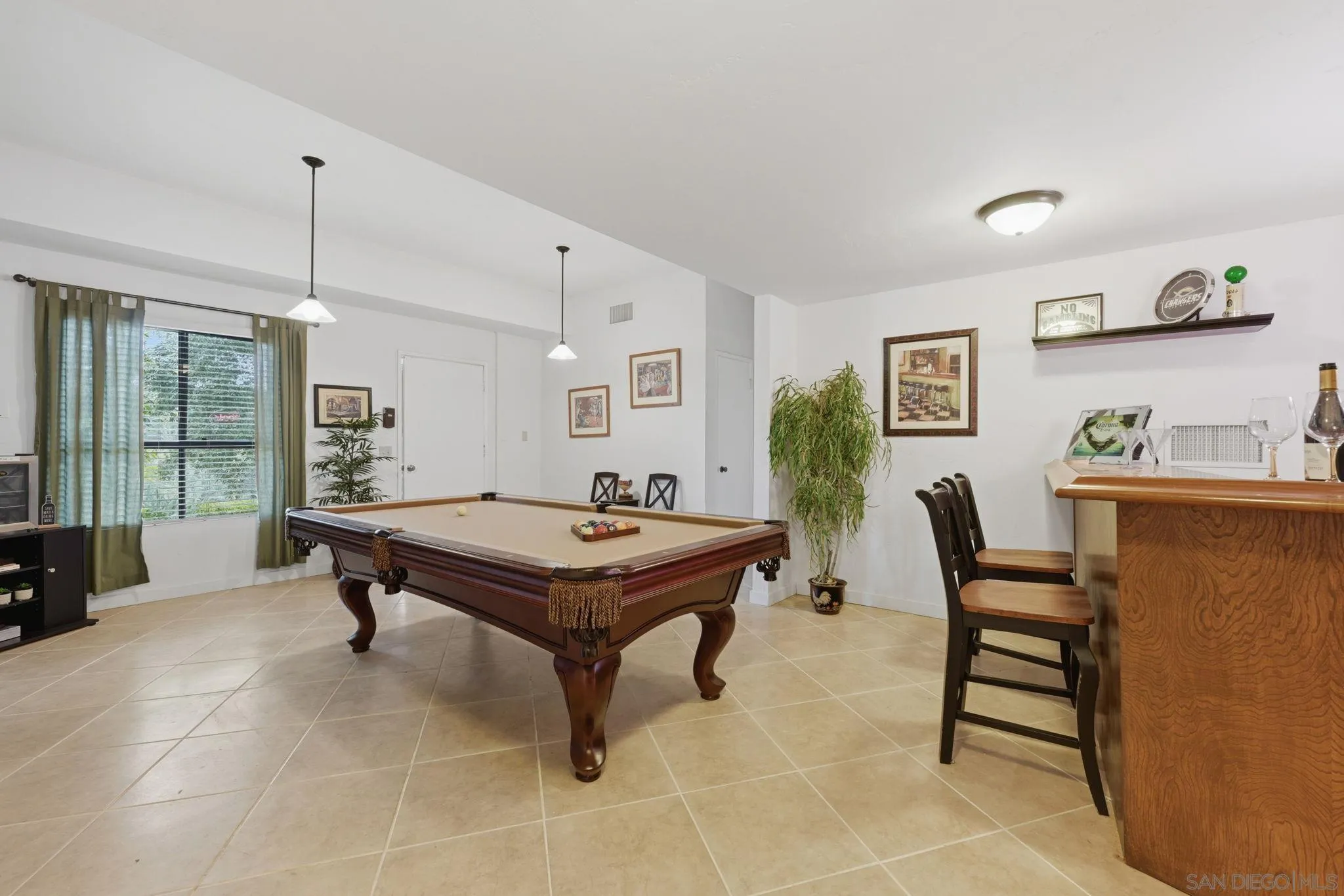 https://cdn.realtyfeed.com/cdn/127/260018779/9064017f4841a0cc3dbbbb4fa2ca0f84.webp