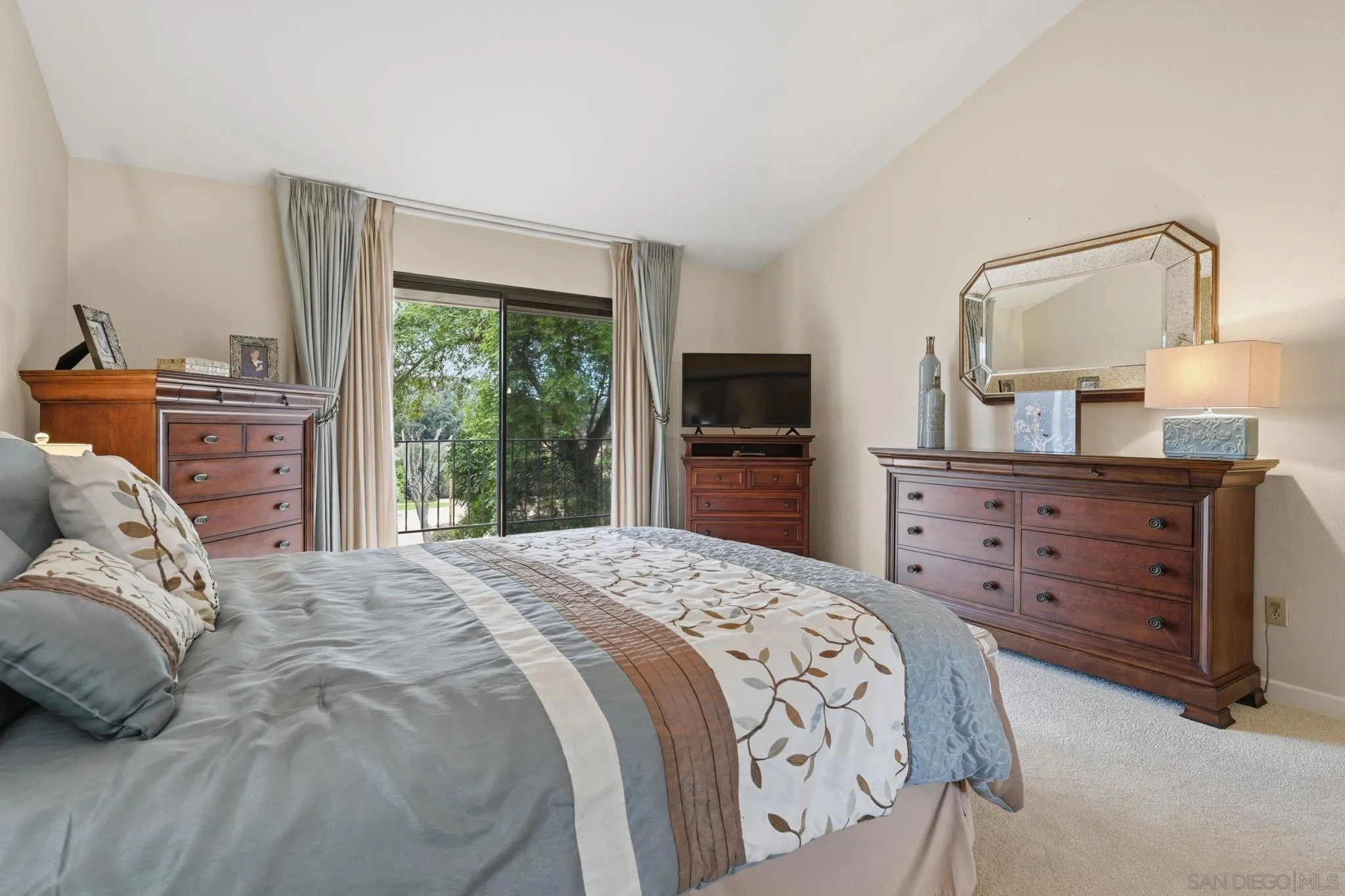 https://cdn.realtyfeed.com/cdn/127/260018779/be8ed3fabaea1d8c39201d33a12775b8.webp
