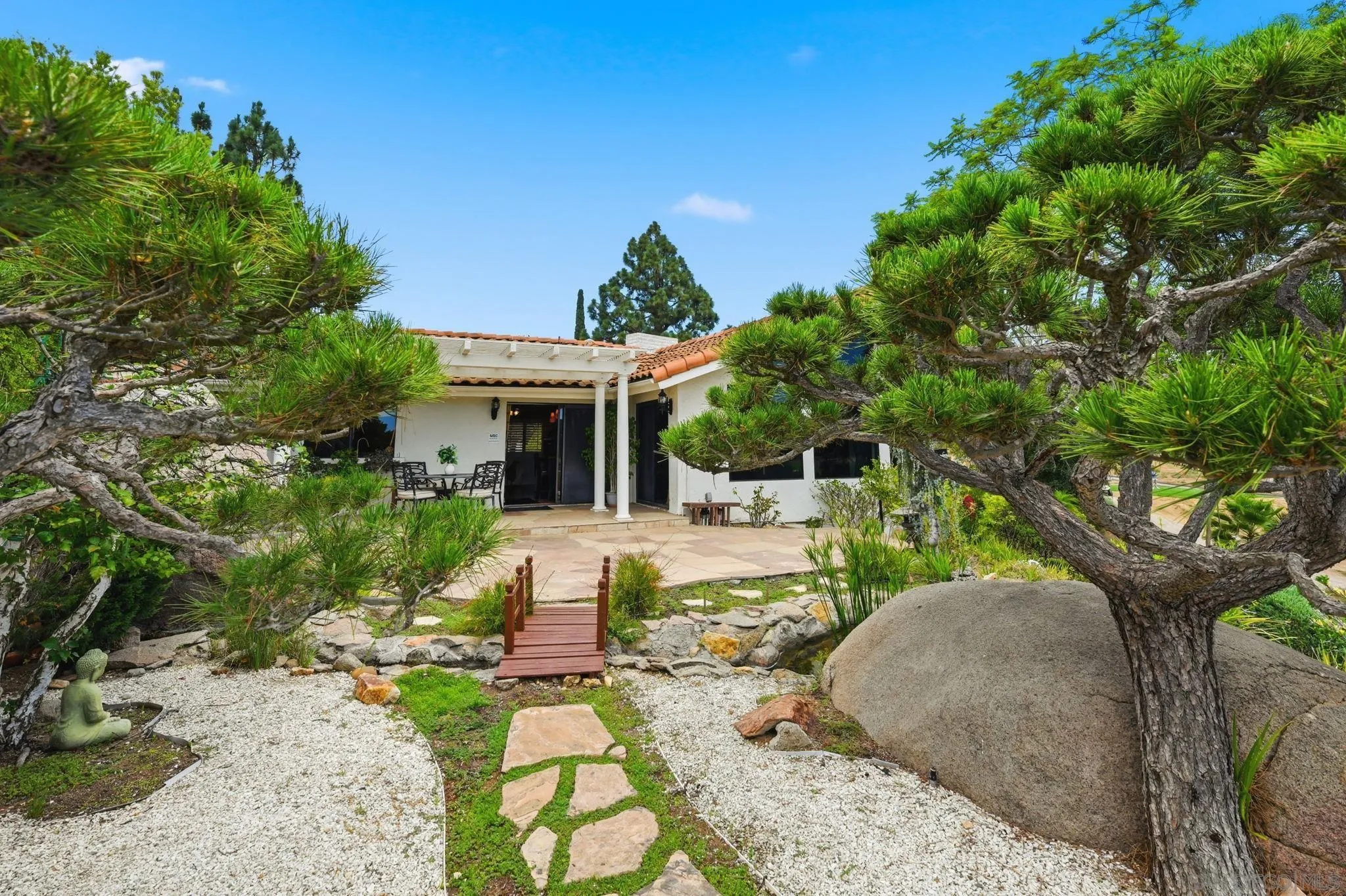 https://cdn.realtyfeed.com/cdn/127/260018779/f4bf14c8155d6be82032358892668d6e.webp
