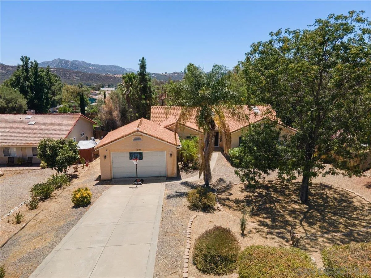 24235 Cerro Vista Way, Ramona, CA 92065 - Photo 4 of 45, Ramona, CA