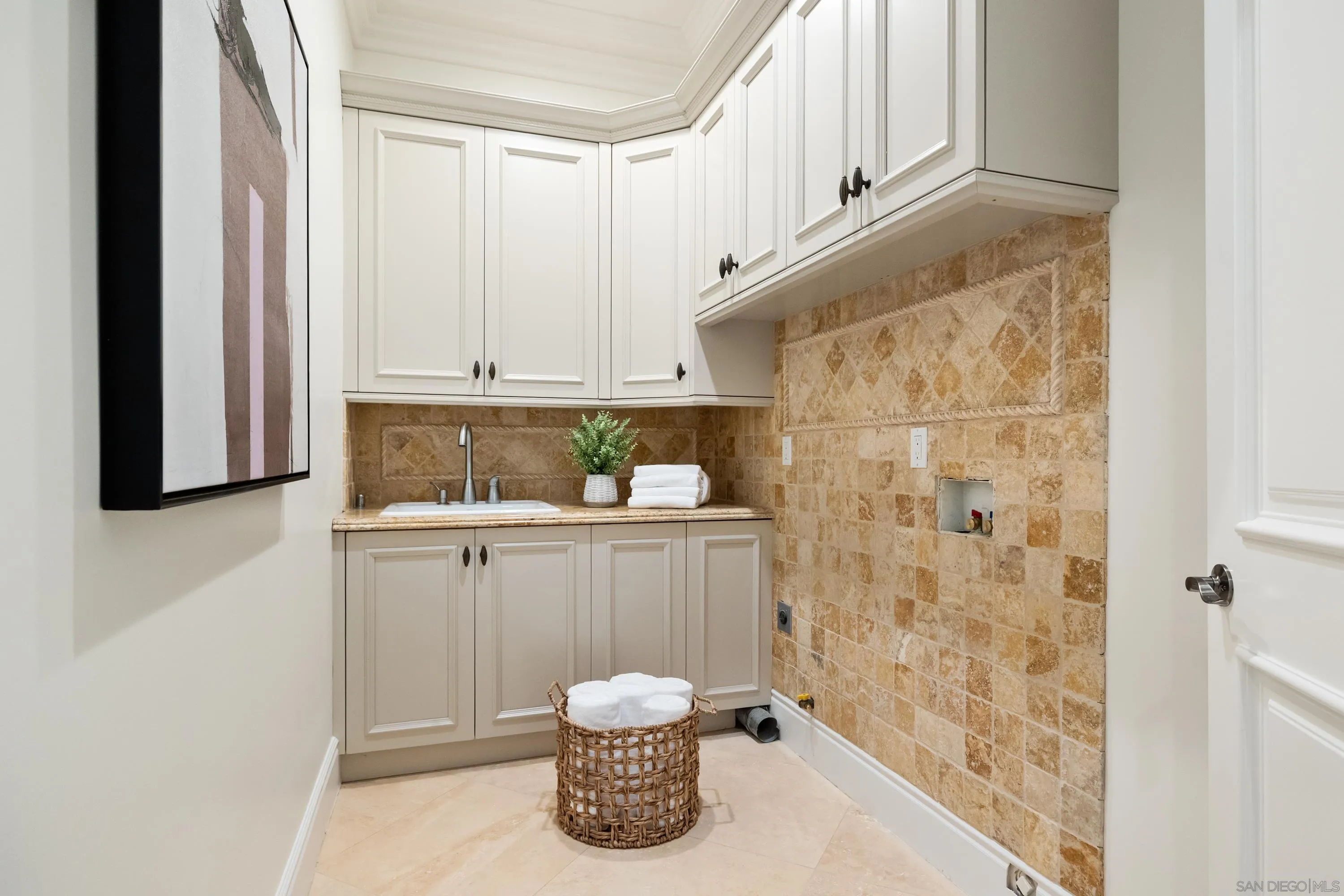 https://cdn.realtyfeed.com/cdn/127/260018788/a5c010e4a0fb65616d28e7557e0c1bcf.webp