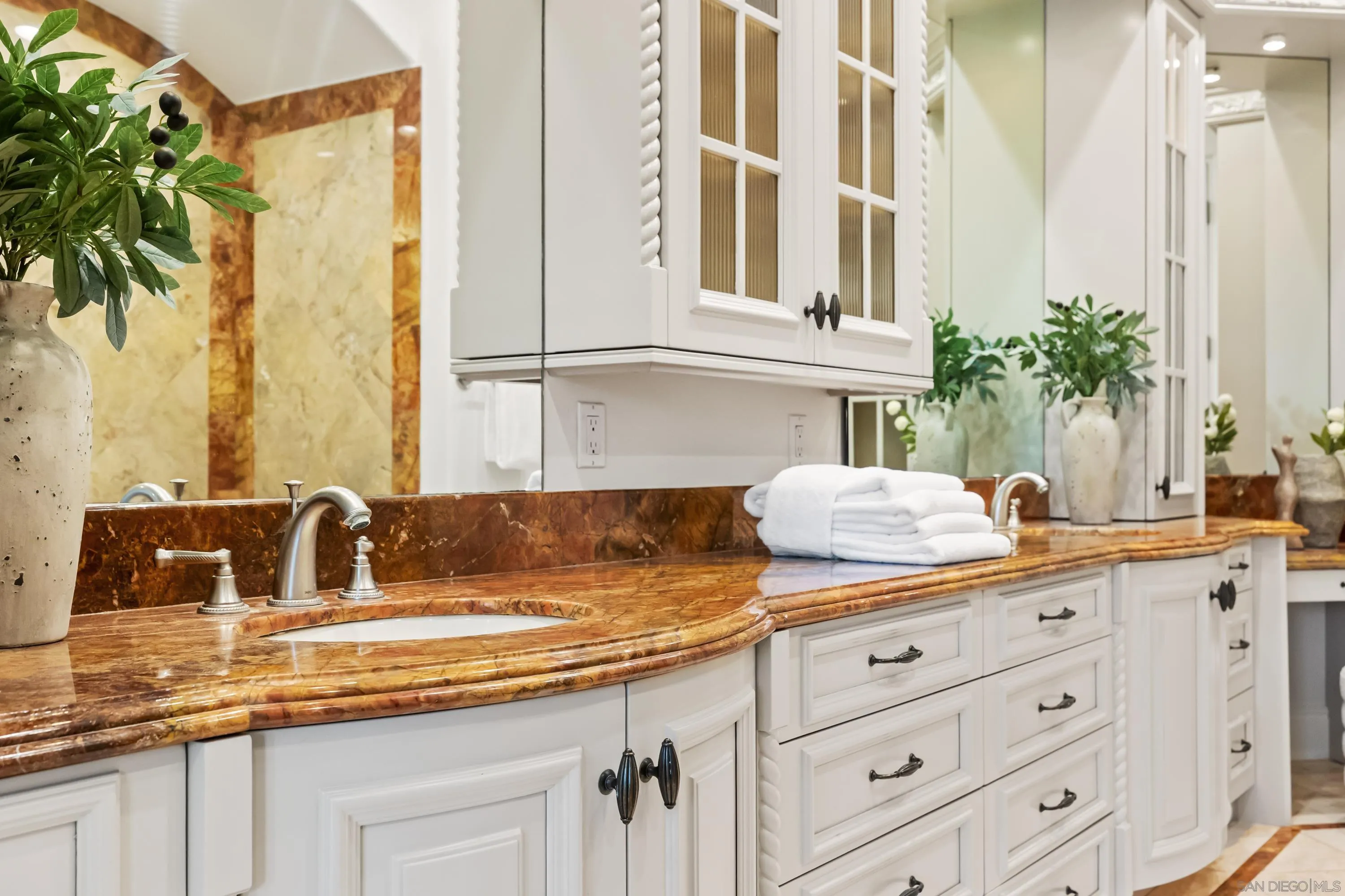 https://cdn.realtyfeed.com/cdn/127/260018788/c6bd10a3dc20d2b13a1b6dac3e46949d.webp