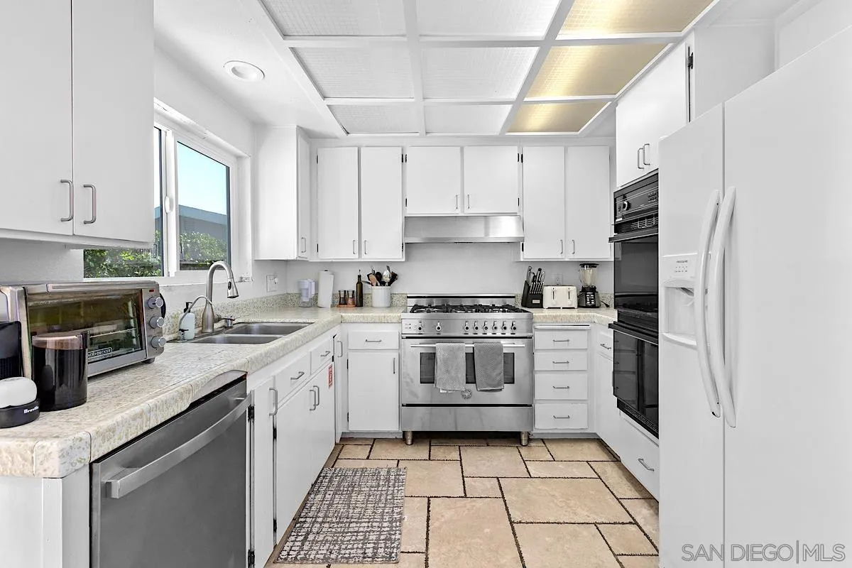 https://cdn.realtyfeed.com/cdn/127/260018796/20a4f7a9ccf7409ec4286ab70a118cdd.webp