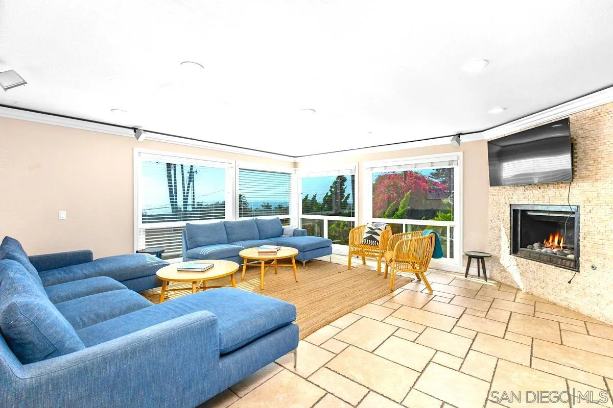 https://cdn.realtyfeed.com/cdn/127/260018796/d24947bd9e5d81859fd5e1a421f6953f.webp