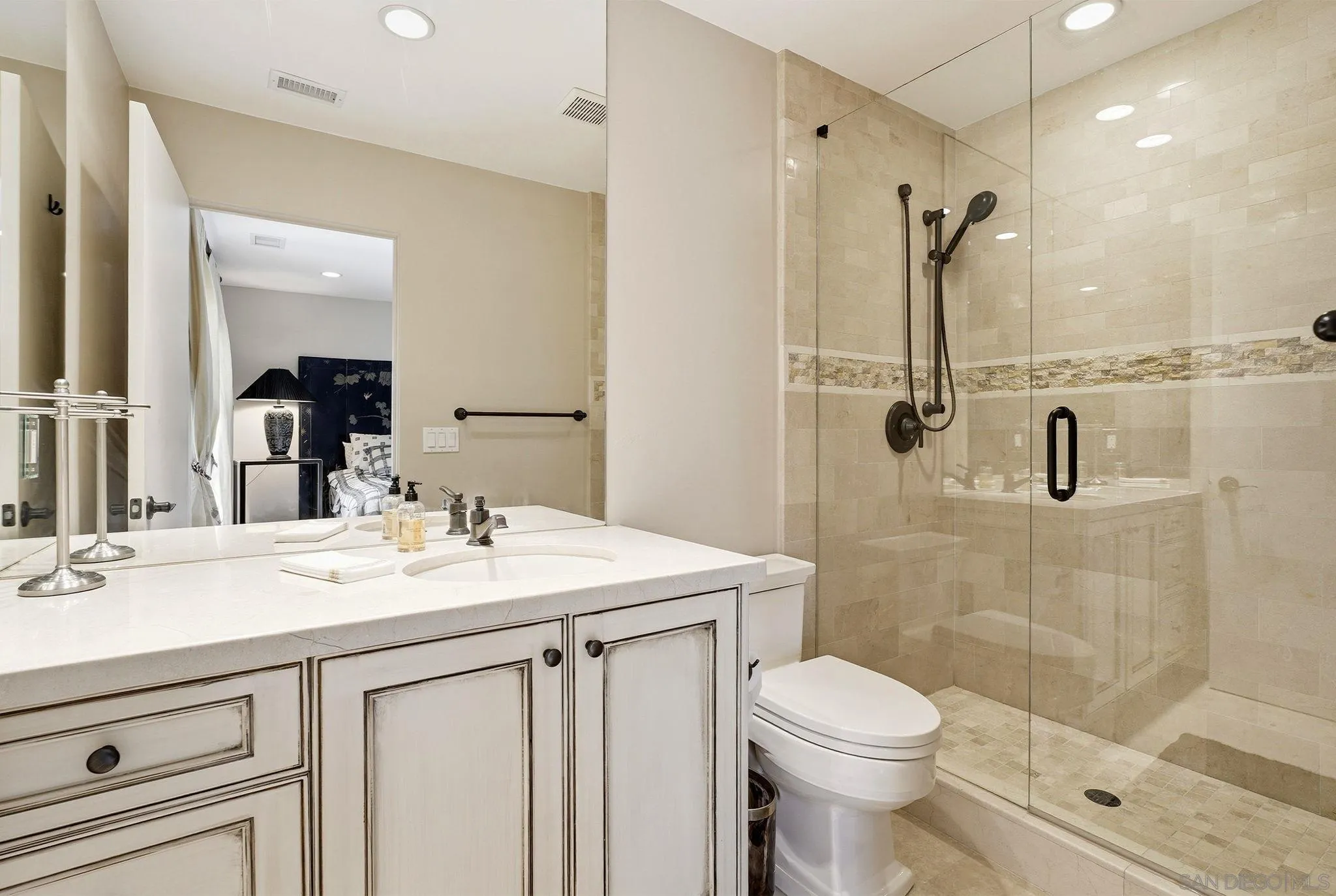 https://cdn.realtyfeed.com/cdn/127/260018798/1b27cbbe42357f0e0f929a8222b1c0ab.webp