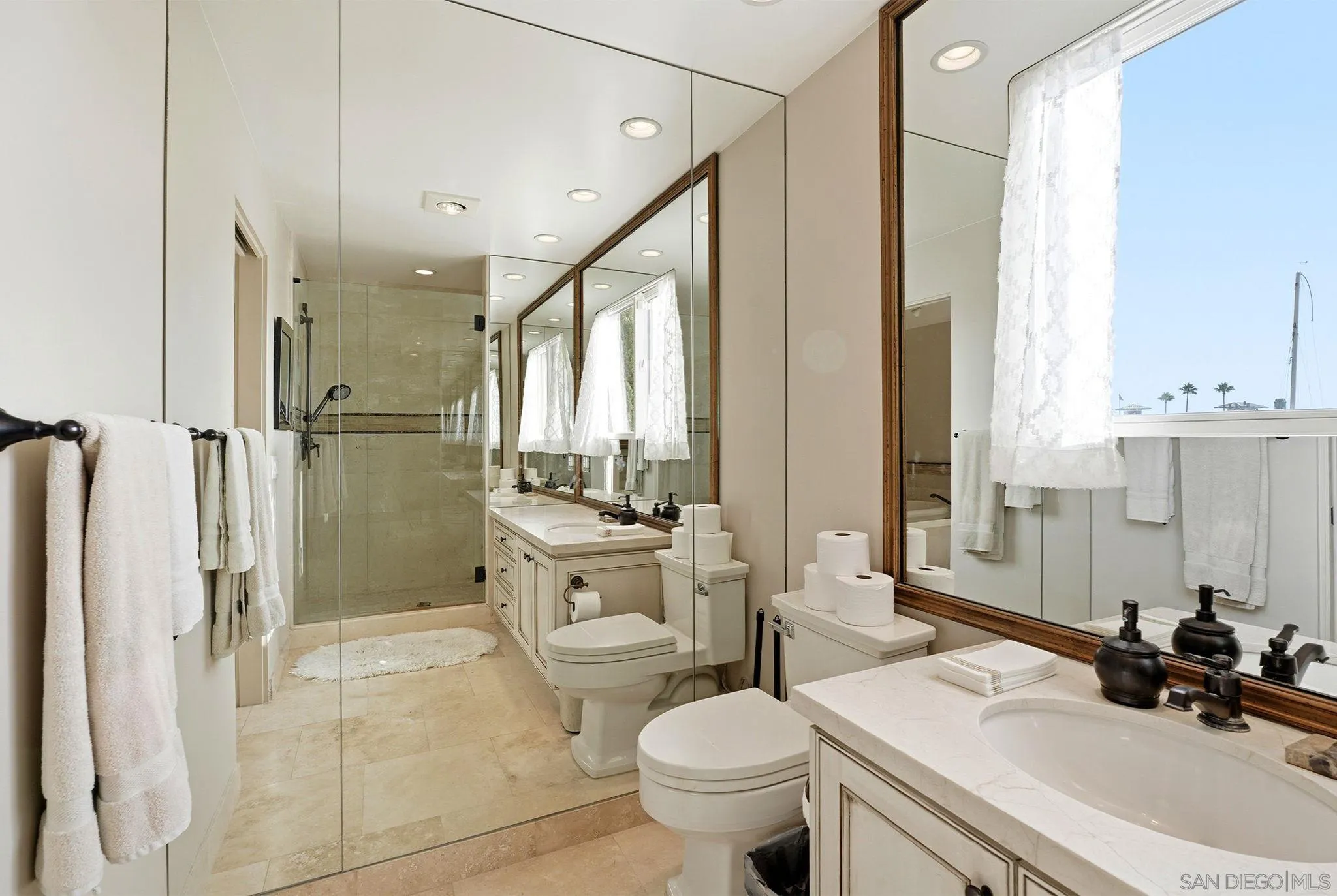https://cdn.realtyfeed.com/cdn/127/260018798/33e214f1edbe8b4a1e4b56124d0251e3.webp