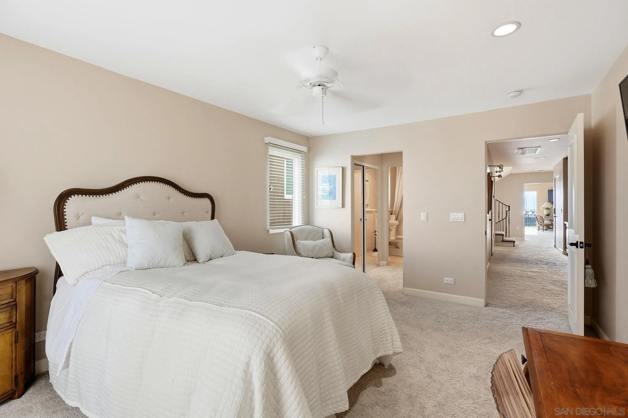https://cdn.realtyfeed.com/cdn/127/260018798/59f2e6a7ddb61794a1d49cba8e7974e4.webp