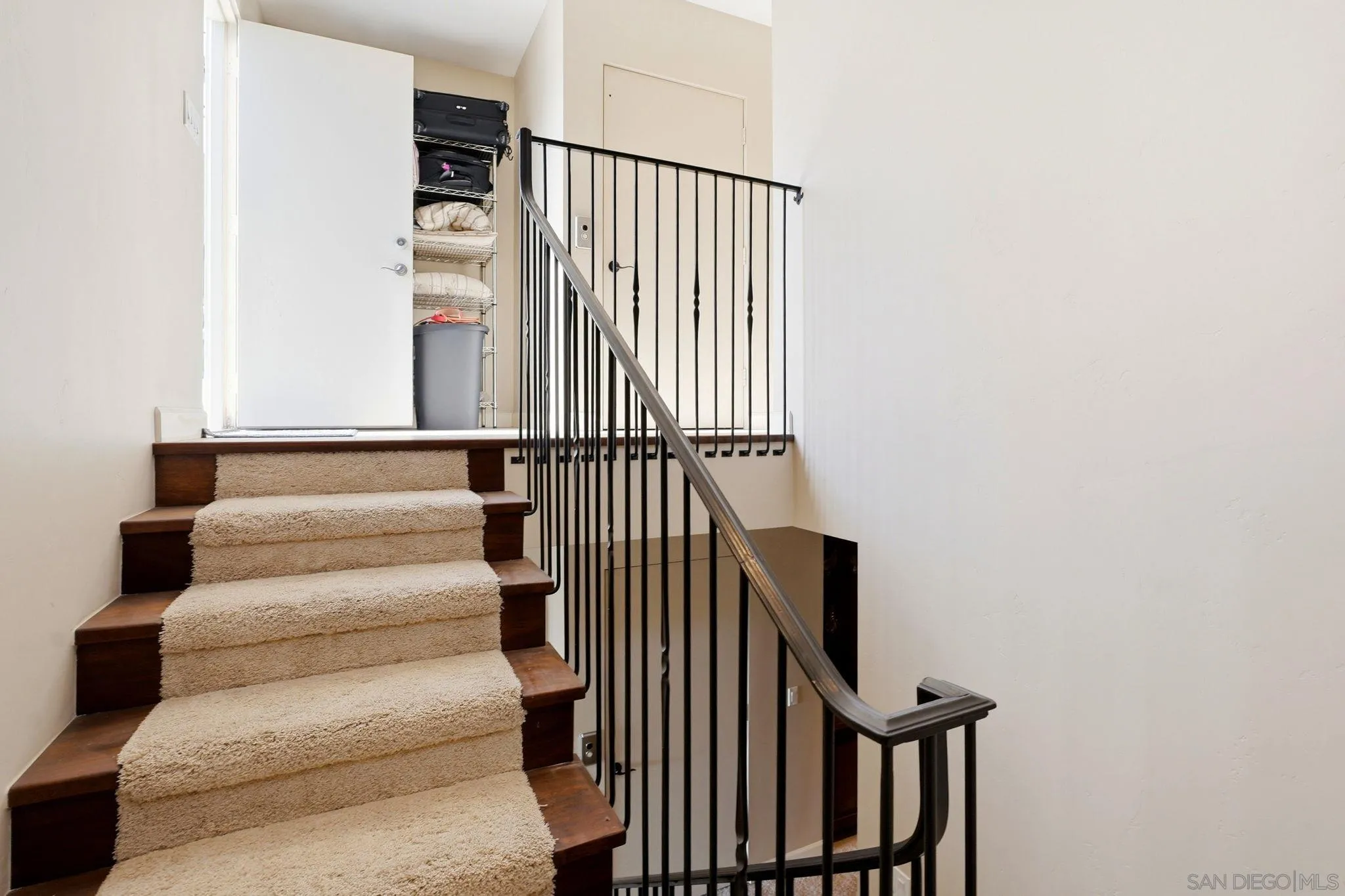 https://cdn.realtyfeed.com/cdn/127/260018798/6b96315fc853cf1ad995a2486f264e19.webp