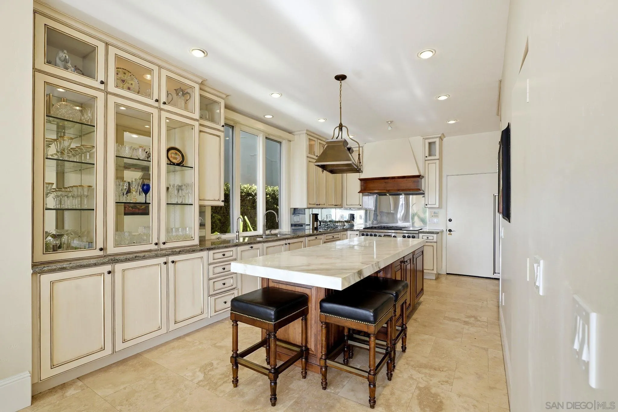 https://cdn.realtyfeed.com/cdn/127/260018798/93b99dca363af2741c745f1ee46d366e.webp