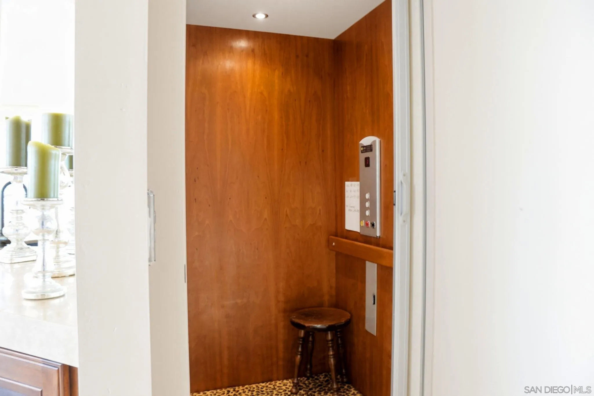 https://cdn.realtyfeed.com/cdn/127/260018798/a21acb5874b3002470fe136aad8b2a04.webp