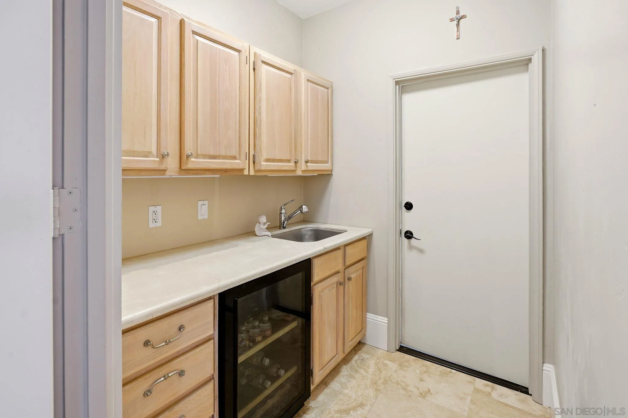 https://cdn.realtyfeed.com/cdn/127/260018798/a5948dcd871cc61f65df7eed0891d30b.webp