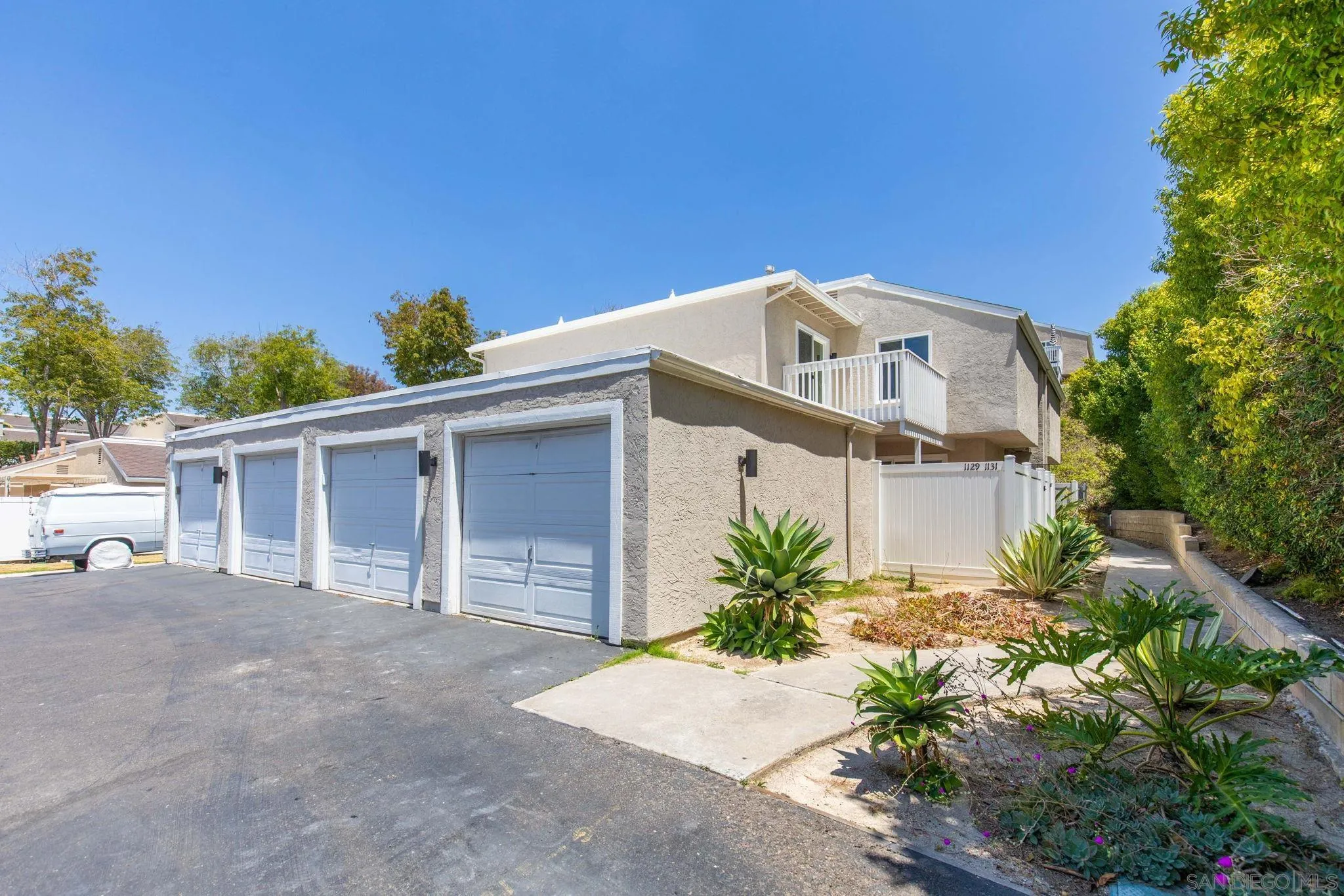 Photo #8: 260018805 Listing: Photo #8