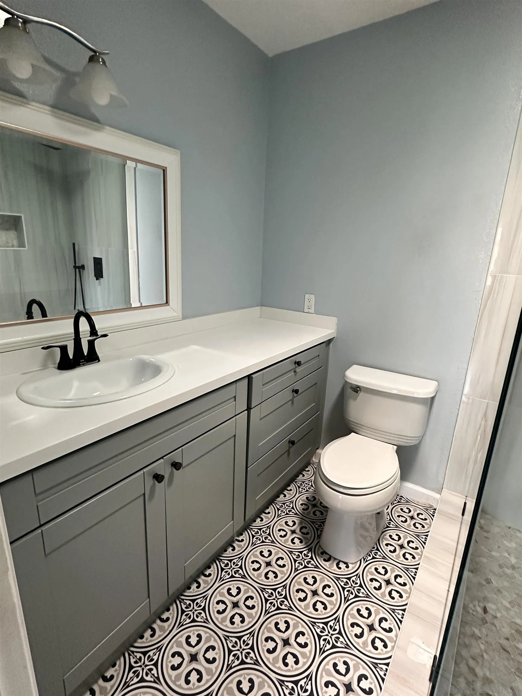 Photo #8: 260018806 Listing: Photo #8