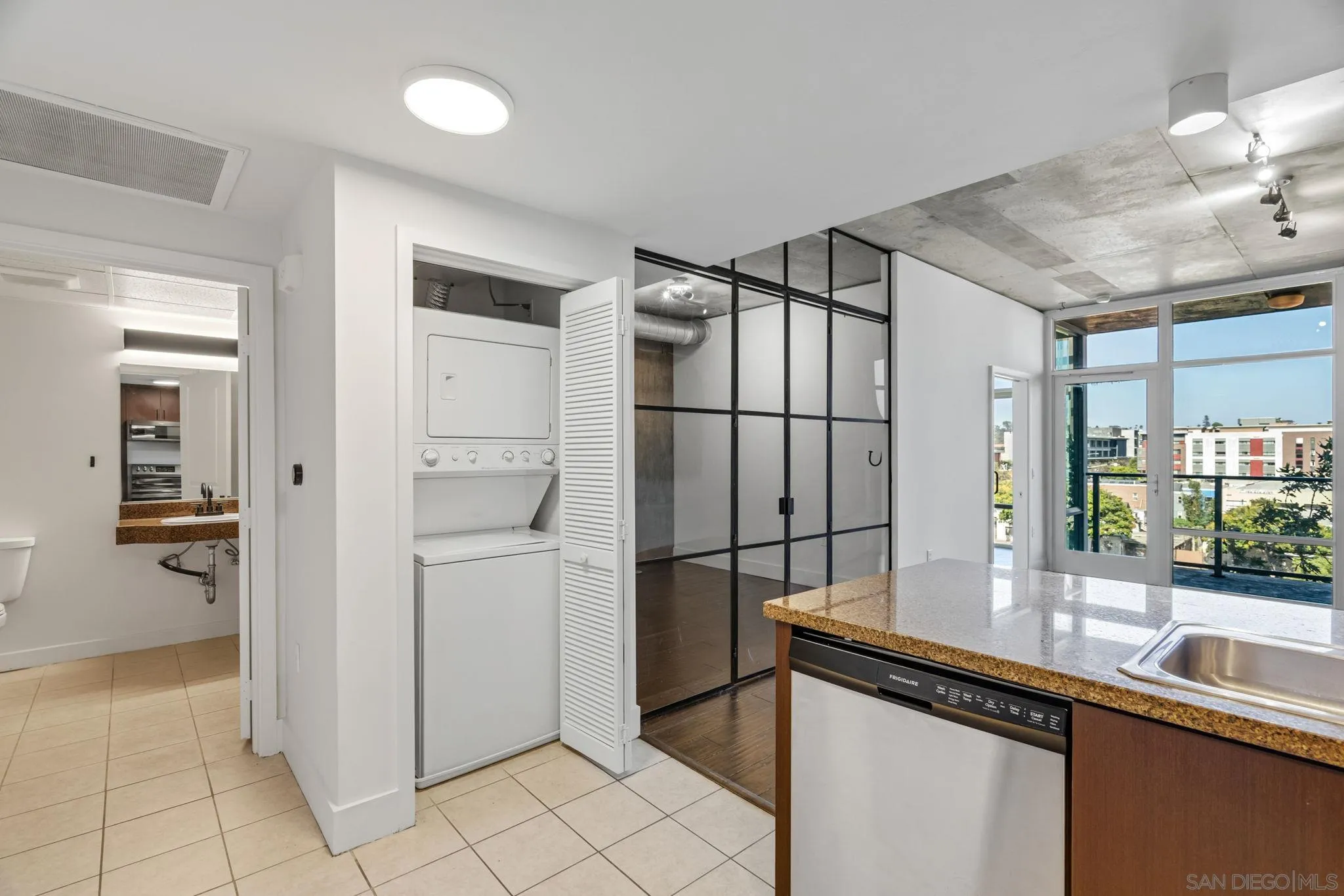 Photo #12: 260018812 Listing: Photo #12