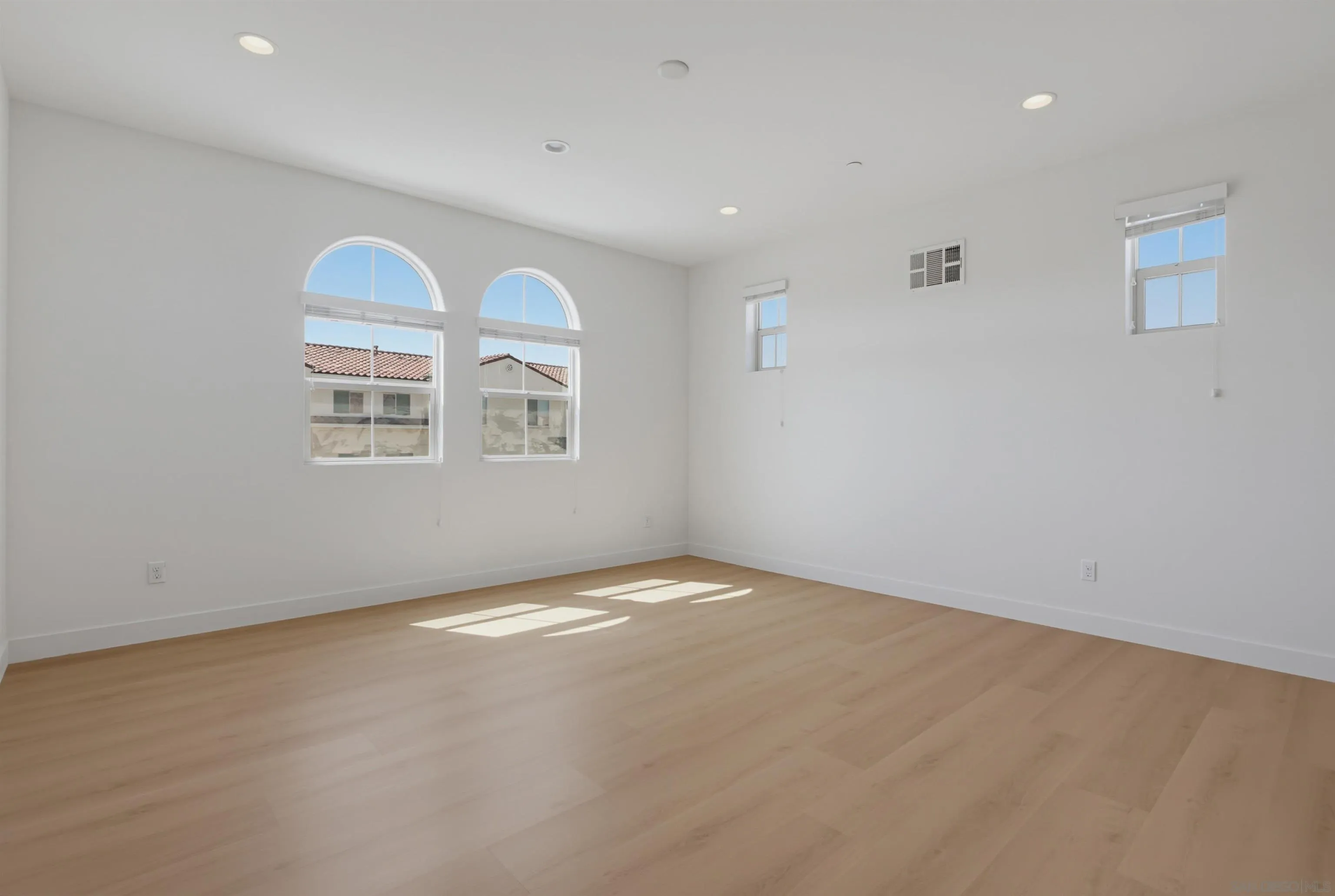 Photo #17: 260018816 Listing: Photo #17
