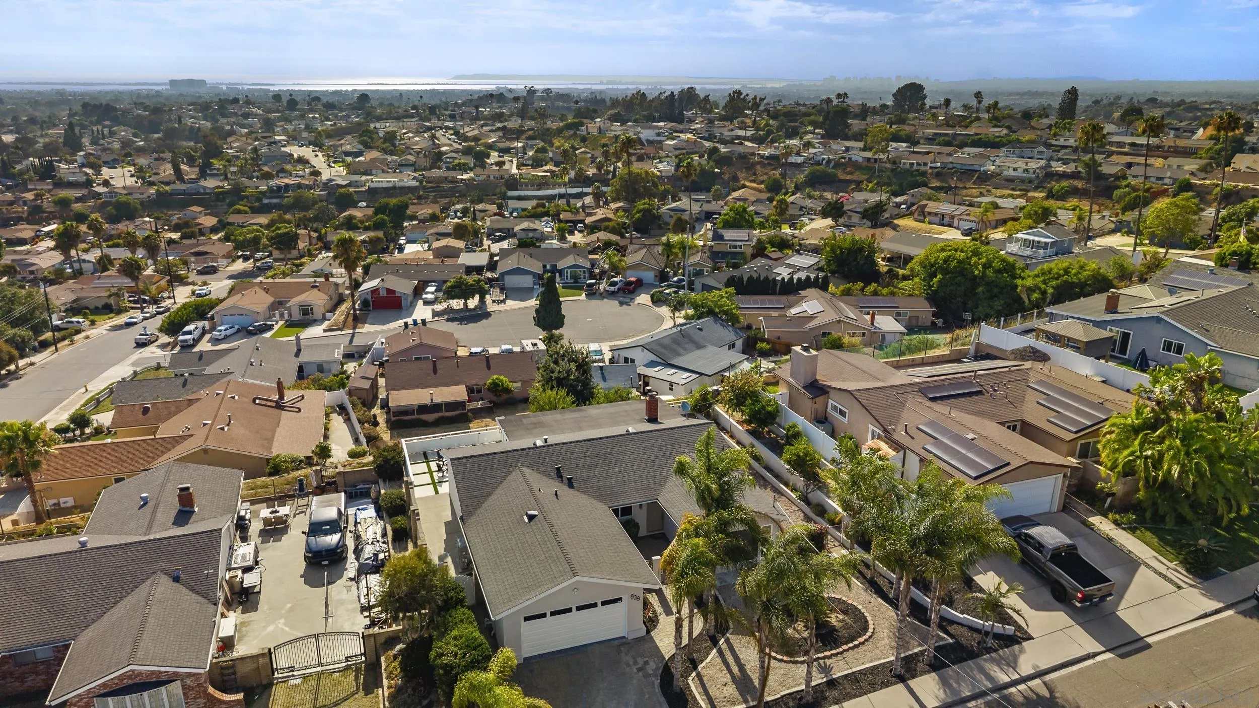 https://cdn.realtyfeed.com/cdn/127/260018817/32e1a73bb41421e91208c53b2a7bbe7b.webp