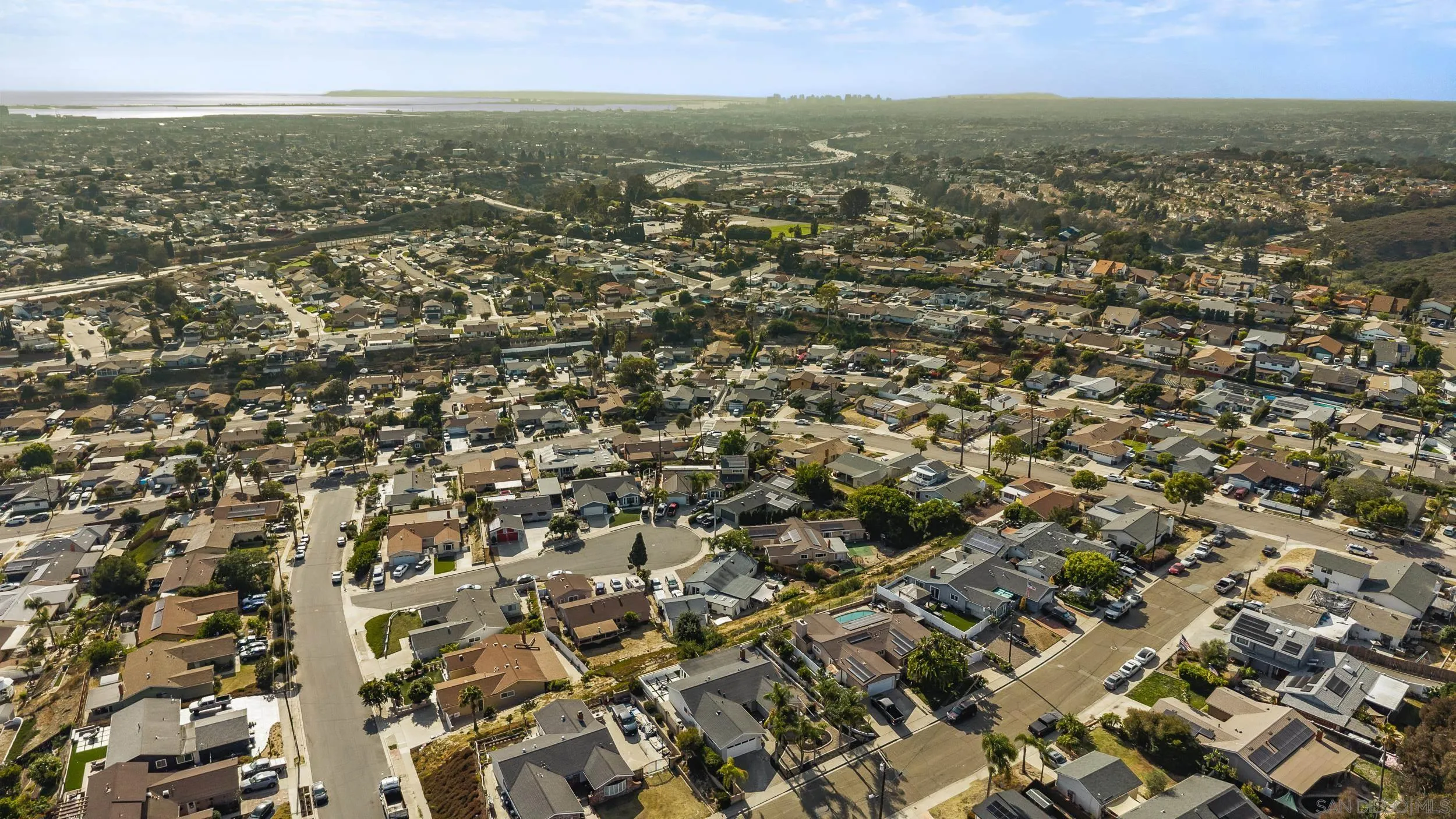 https://cdn.realtyfeed.com/cdn/127/260018817/391363edd565e51cebe9af871eeaab09.webp