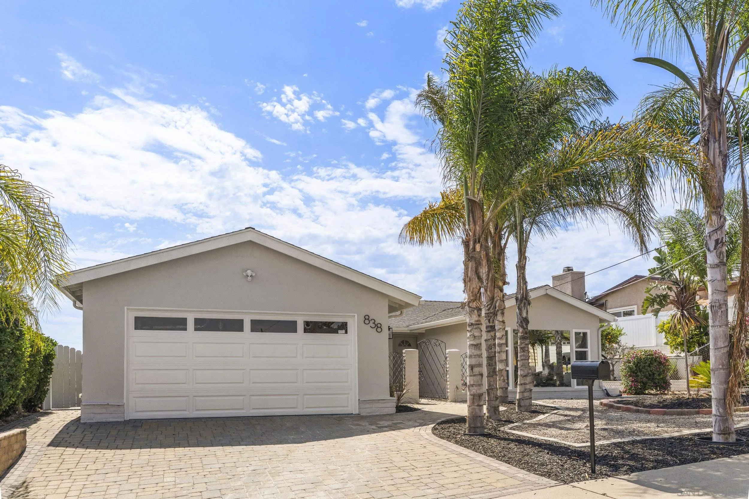 https://cdn.realtyfeed.com/cdn/127/260018817/4767801b5cd30df35626b84411f269e7.webp