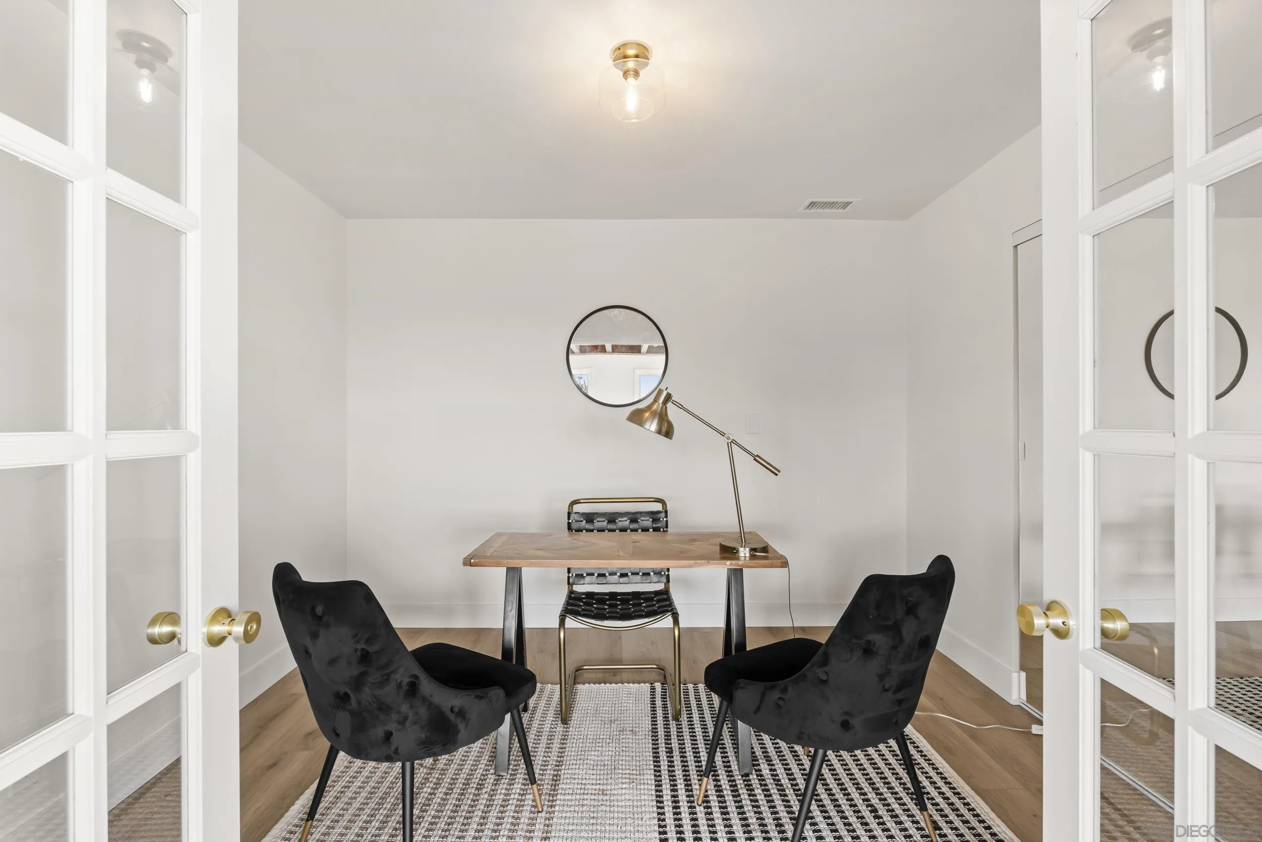 https://cdn.realtyfeed.com/cdn/127/260018817/853ce299b3713899d198806df7e7354c.webp