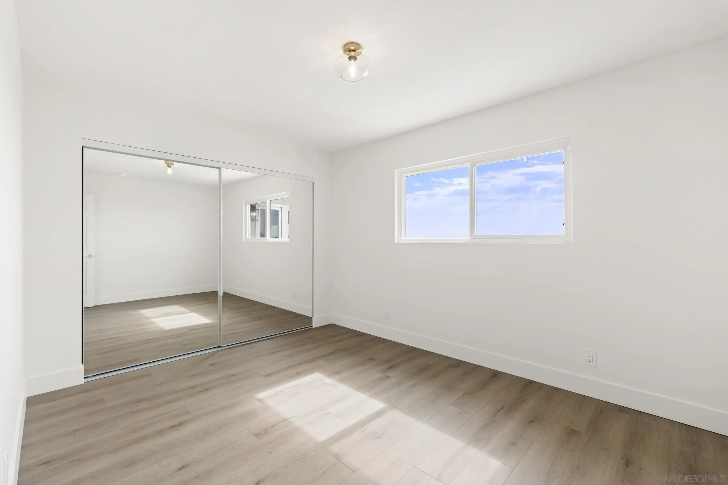 https://cdn.realtyfeed.com/cdn/127/260018817/a6b2245360aa6cf0b2db1ed7bb85c2e0.webp